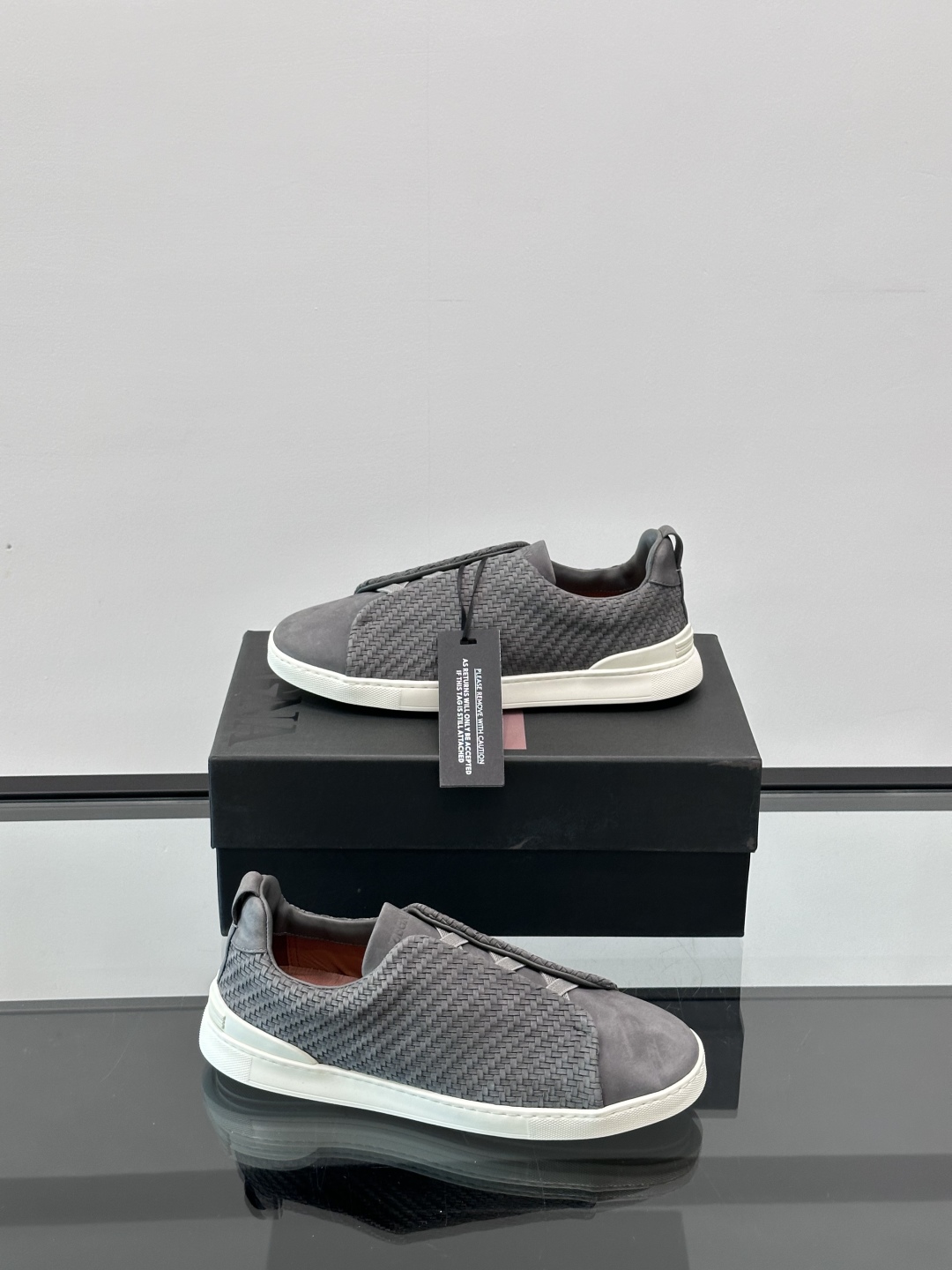 ZEGNA 杰尼亚 绒面奢华休闲TriPle Stitch™ 2025新款男士休闲鞋，选用进口翻毛牛皮打