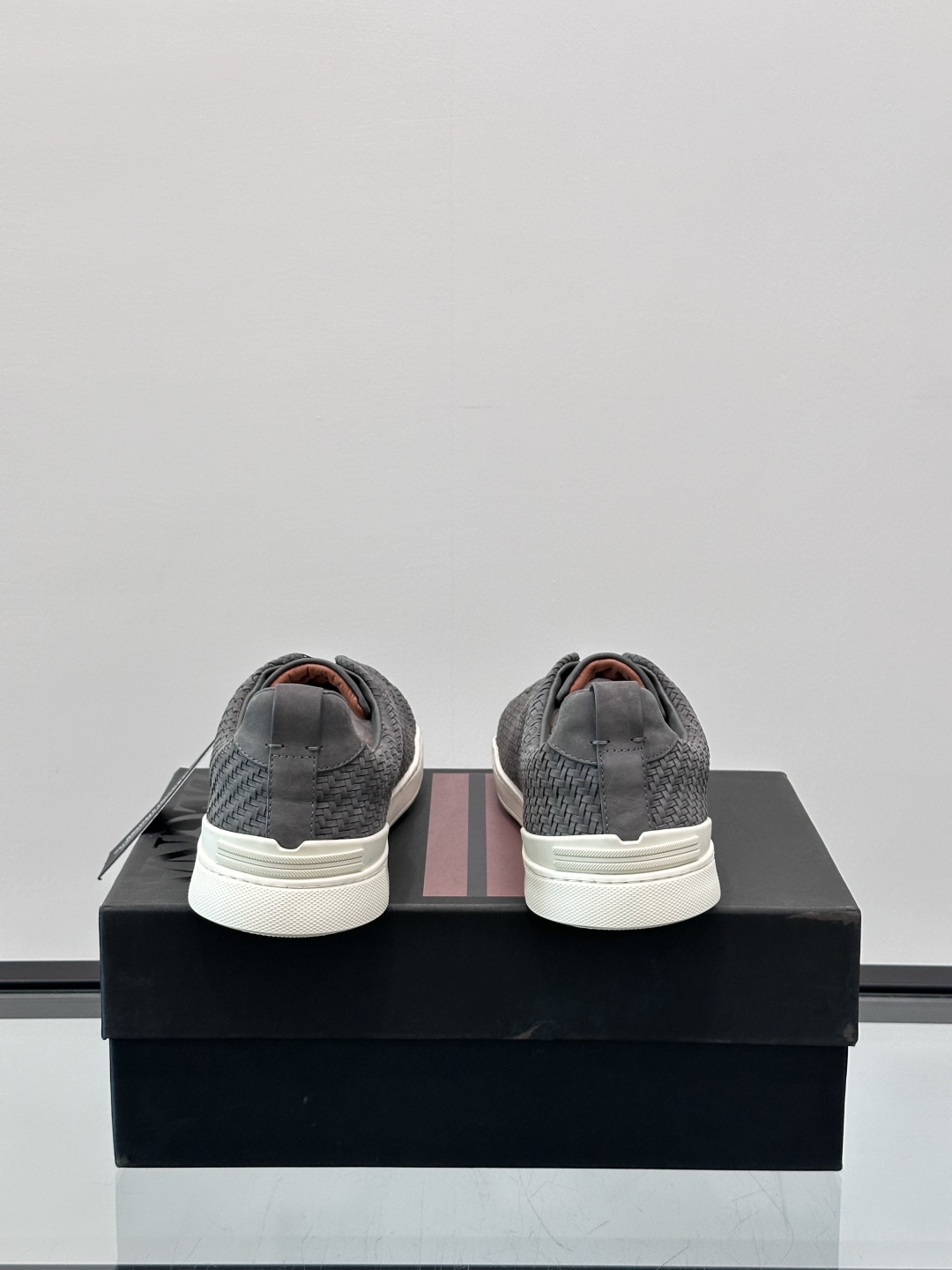ZEGNA 杰尼亚 绒面奢华休闲TriPle Stitch™ 2025新款男士休闲鞋，选用进口翻毛牛皮打