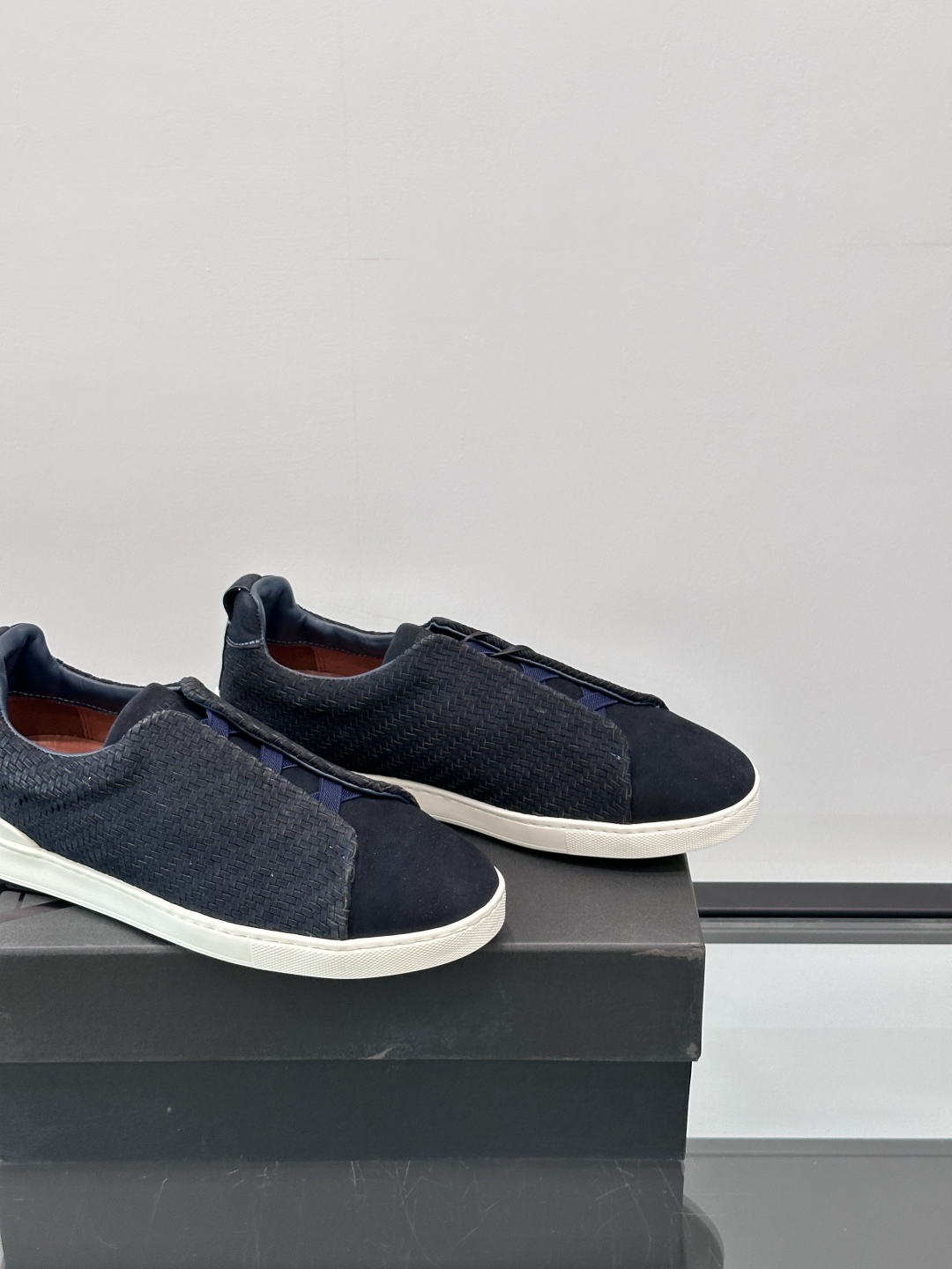 ZEGNA 杰尼亚 绒面奢华休闲TriPle Stitch™ 2025新款男士休闲鞋，选用进口翻毛牛皮打