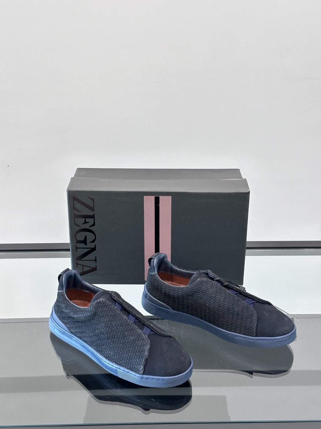 ZEGNA 杰尼亚 绒面奢华休闲TriPle Stitch™ 2025新款男士休闲鞋，选用进口翻毛牛皮打