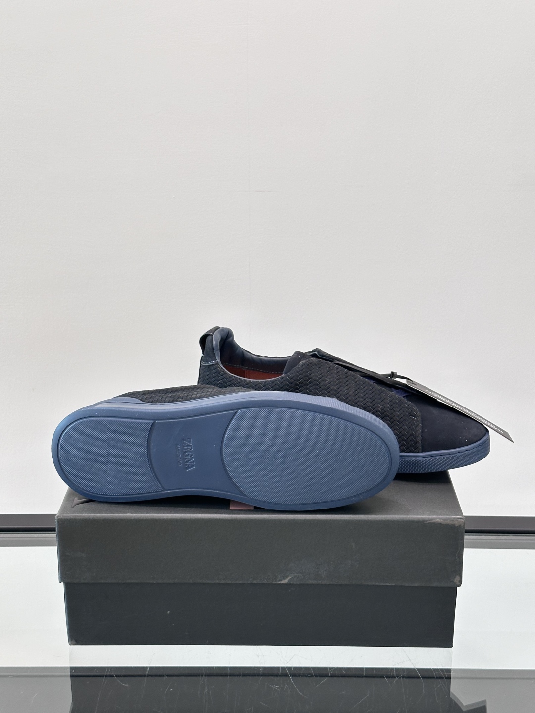 ZEGNA 杰尼亚 绒面奢华休闲TriPle Stitch™ 2025新款男士休闲鞋，选用进口翻毛牛皮打