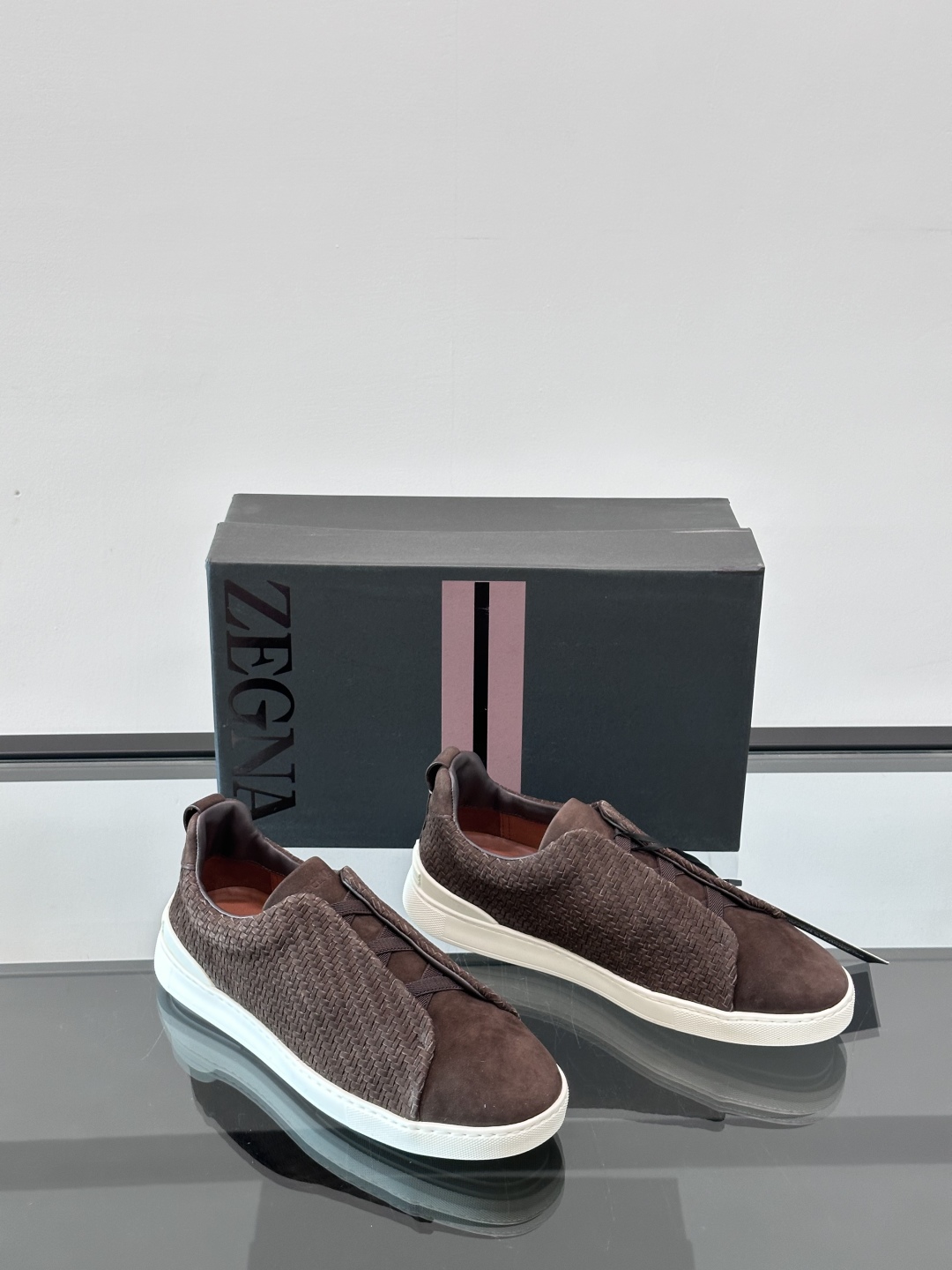 ZEGNA 杰尼亚 绒面奢华休闲TriPle Stitch™ 2025新款男士休闲鞋，选用进口翻毛牛皮打