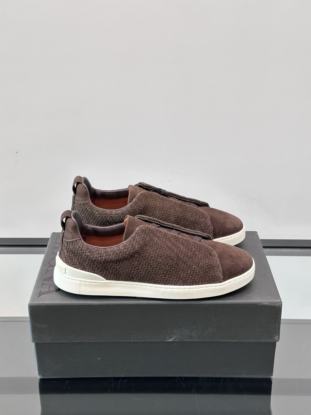 ZEGNA 杰尼亚 绒面奢华休闲TriPle Stitch™ 2025新款男士休闲鞋，选用进口翻毛牛皮打