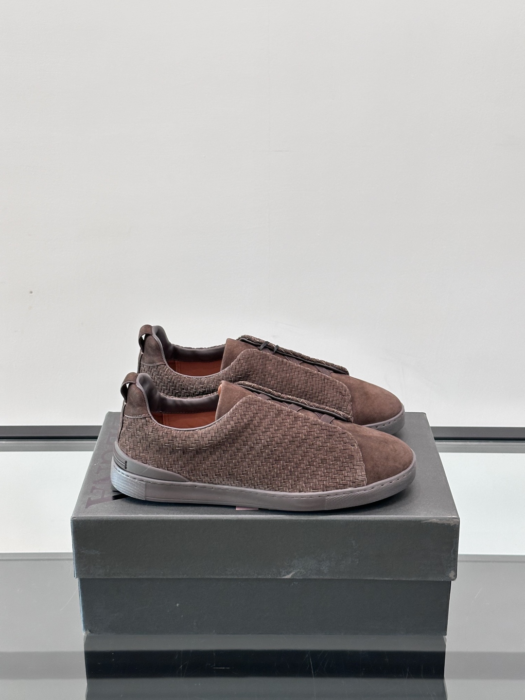 ZEGNA 杰尼亚 绒面奢华休闲TriPle Stitch™ 2025新款男士休闲鞋，选用进口翻毛牛皮打