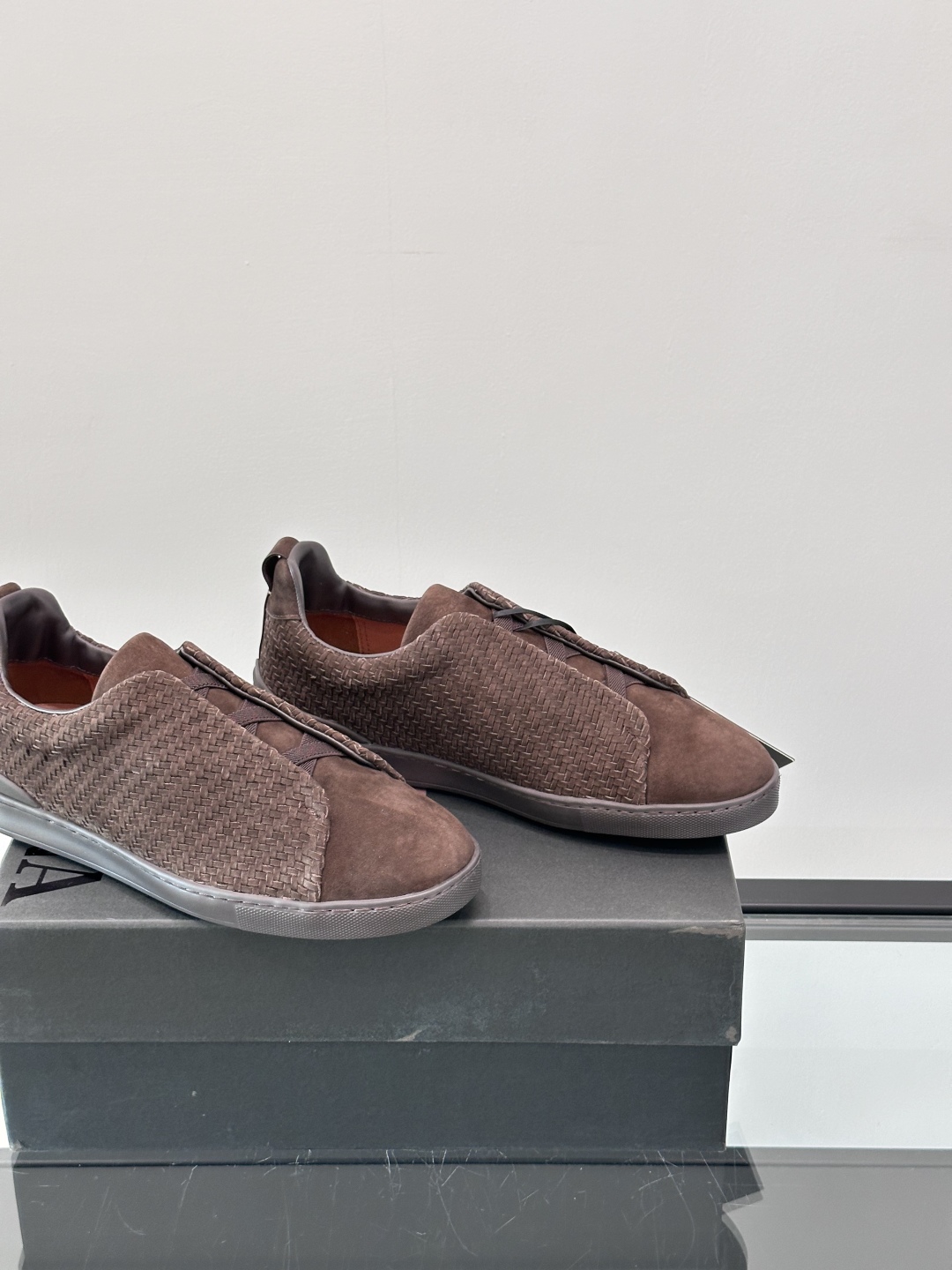 ZEGNA 杰尼亚 绒面奢华休闲TriPle Stitch™ 2025新款男士休闲鞋，选用进口翻毛牛皮打