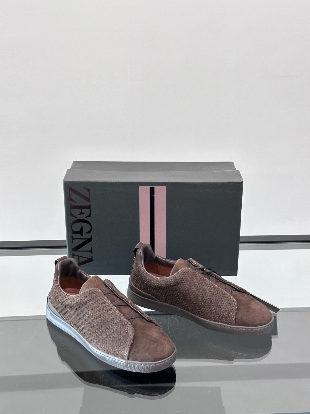 ZEGNA 杰尼亚 绒面奢华休闲TriPle Stitch™ 2025新款男士休闲鞋，选用进口翻毛牛皮打