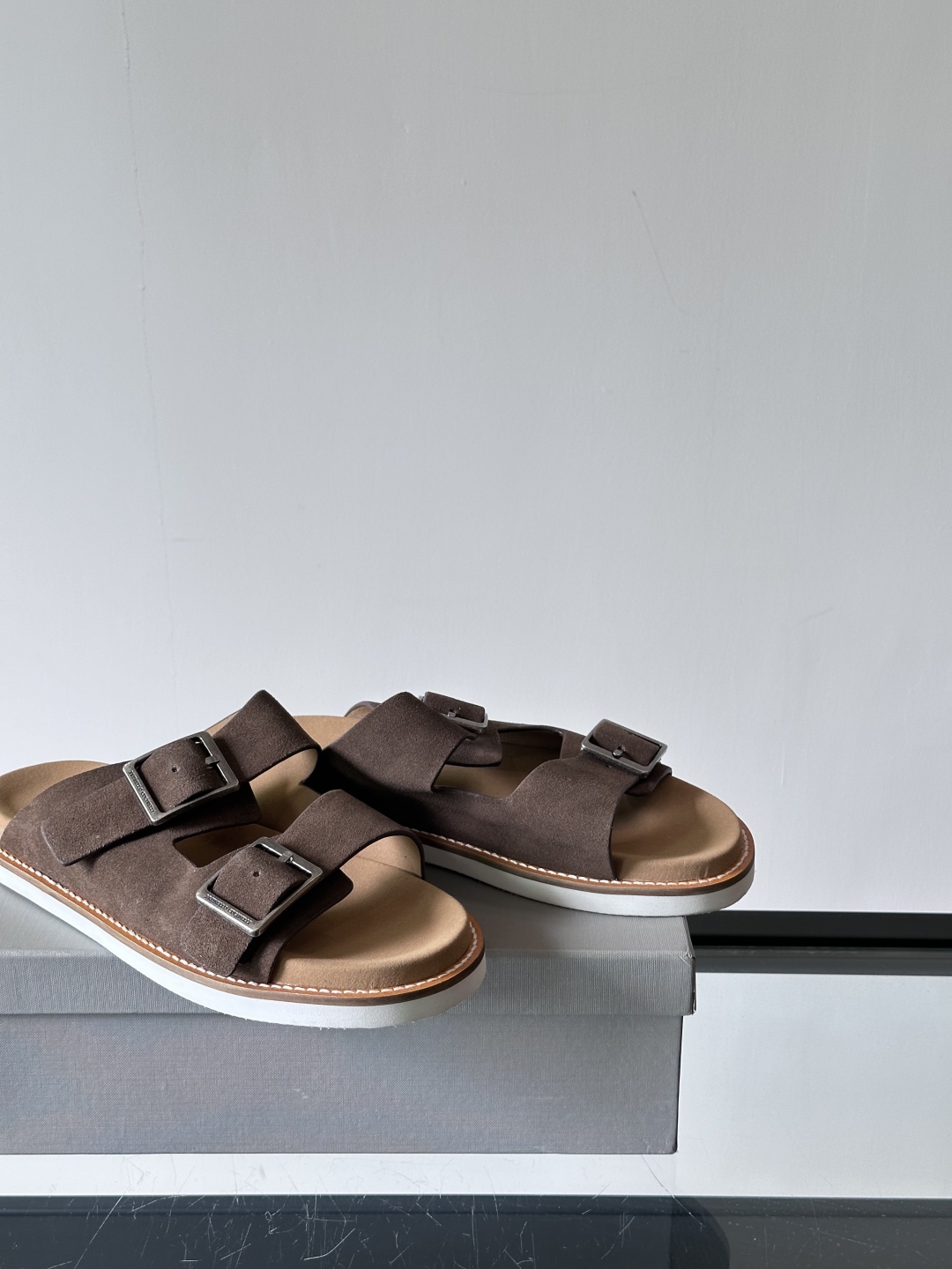 Brunello Cucinelli BC新款男士牛皮凉鞋拖鞋，高端精品，气质优雅并存，采用进口反绒牛皮