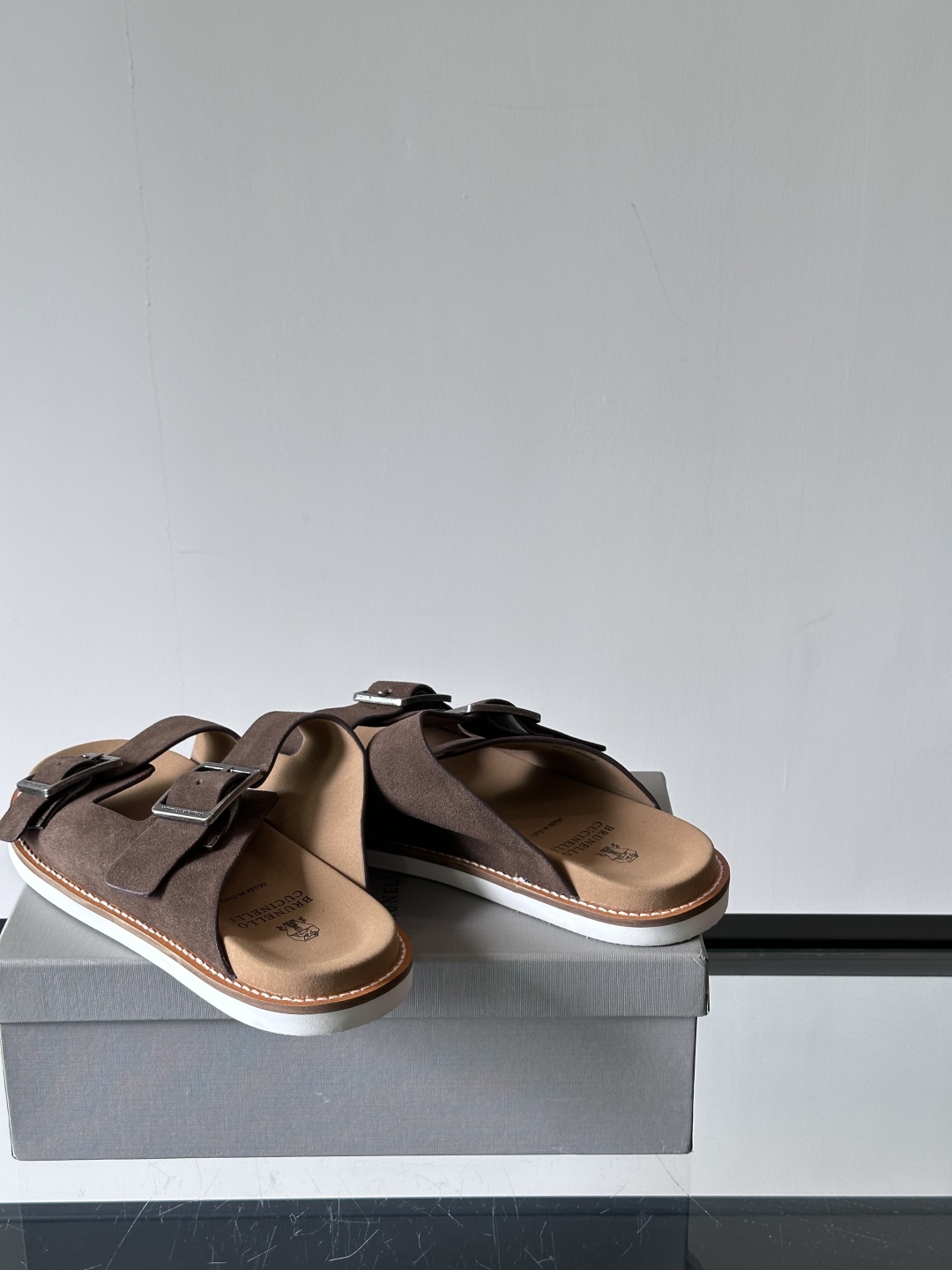 Brunello Cucinelli BC新款男士牛皮凉鞋拖鞋，高端精品，气质优雅并存，采用进口反绒牛皮
