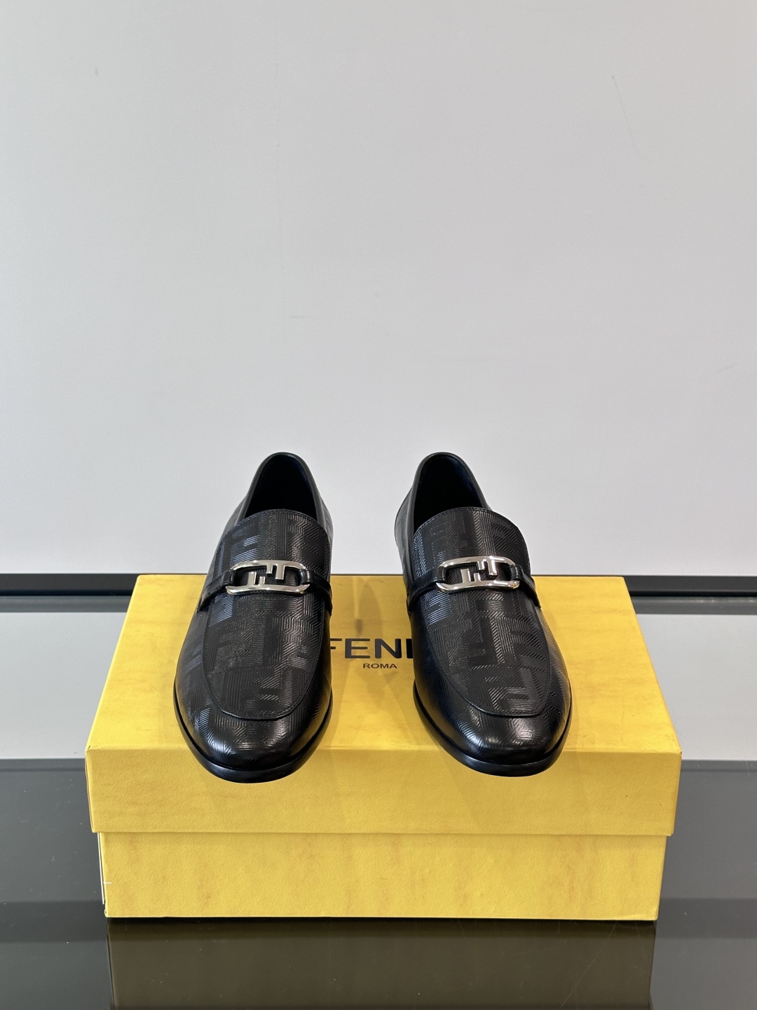 ◾️▫️Fend*～高端男士正装休闲皮鞋，高端大气，私家开模定制原版品牌五金扣装饰，小牛皮透气内里，原版