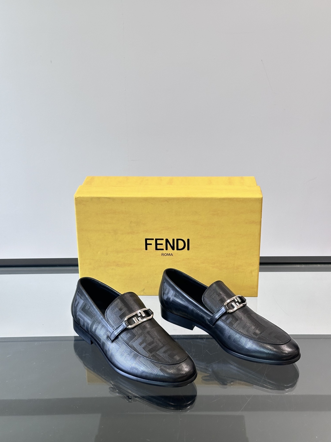 ◾️▫️Fend*～高端男士正装休闲皮鞋，高端大气，私家开模定制原版品牌五金扣装饰，小牛皮透气内里，原版