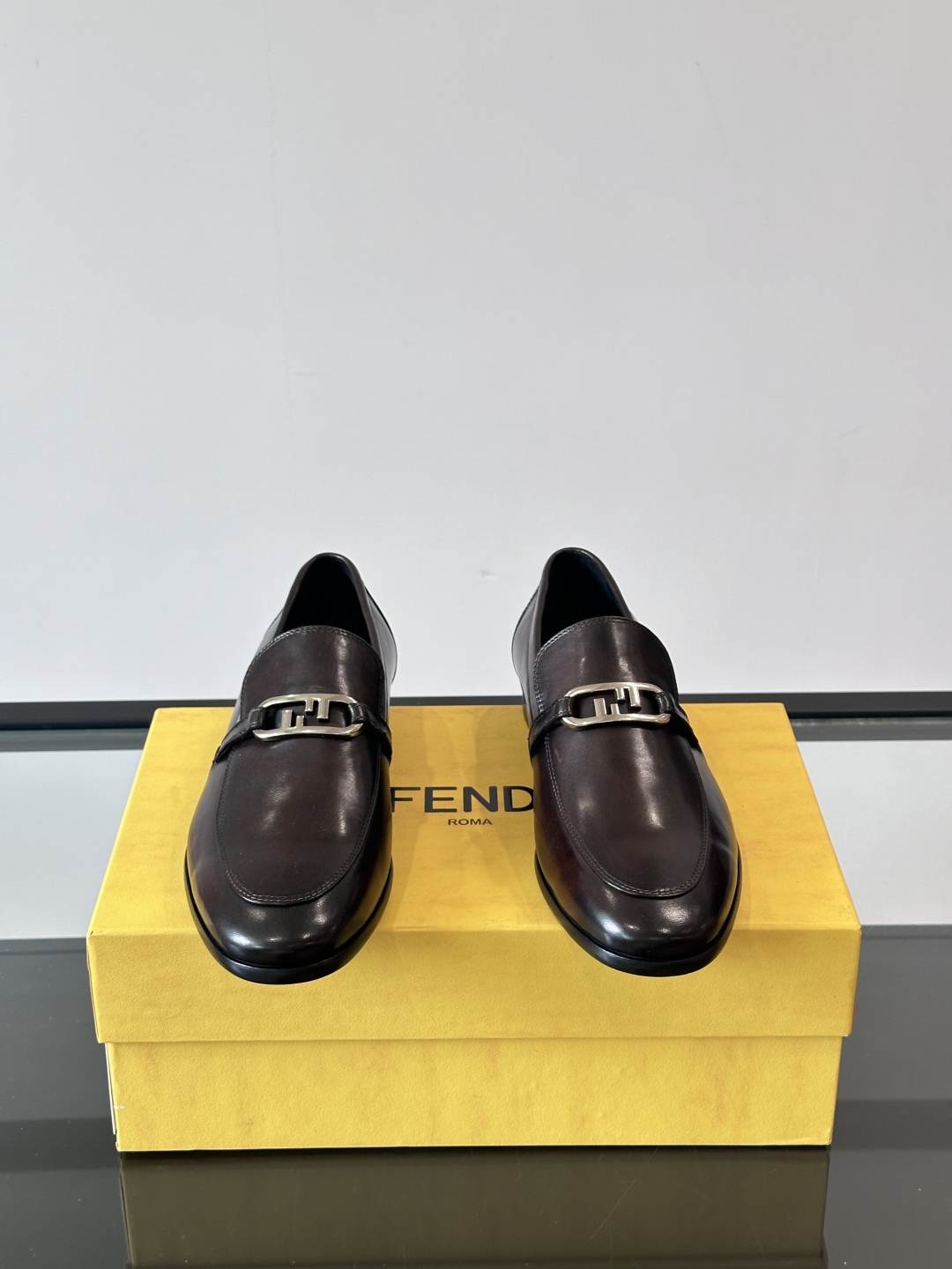 ◾️▫️Fend*～高端男士正装休闲皮鞋，高端大气，私家开模定制原版品牌五金扣装饰，小牛皮透气内里，原版