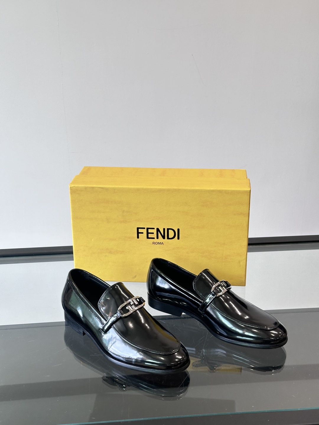 ◾️▫️Fend*～高端男士正装休闲皮鞋，高端大气，私家开模定制原版品牌五金扣装饰，小牛皮透气内里，原版