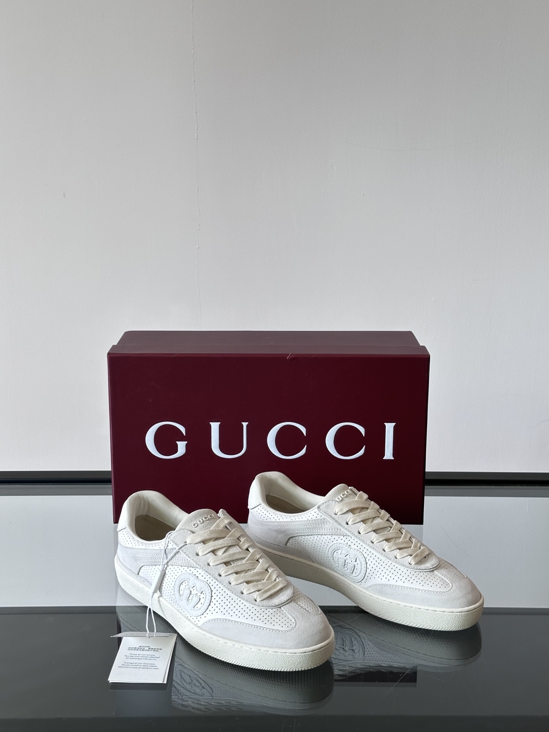 Gucc*古驰德训鞋25ss春夏新品，男士运动鞋出货，这款运动鞋设计灵感源自意大利海岸的夏日风情和海滩俱