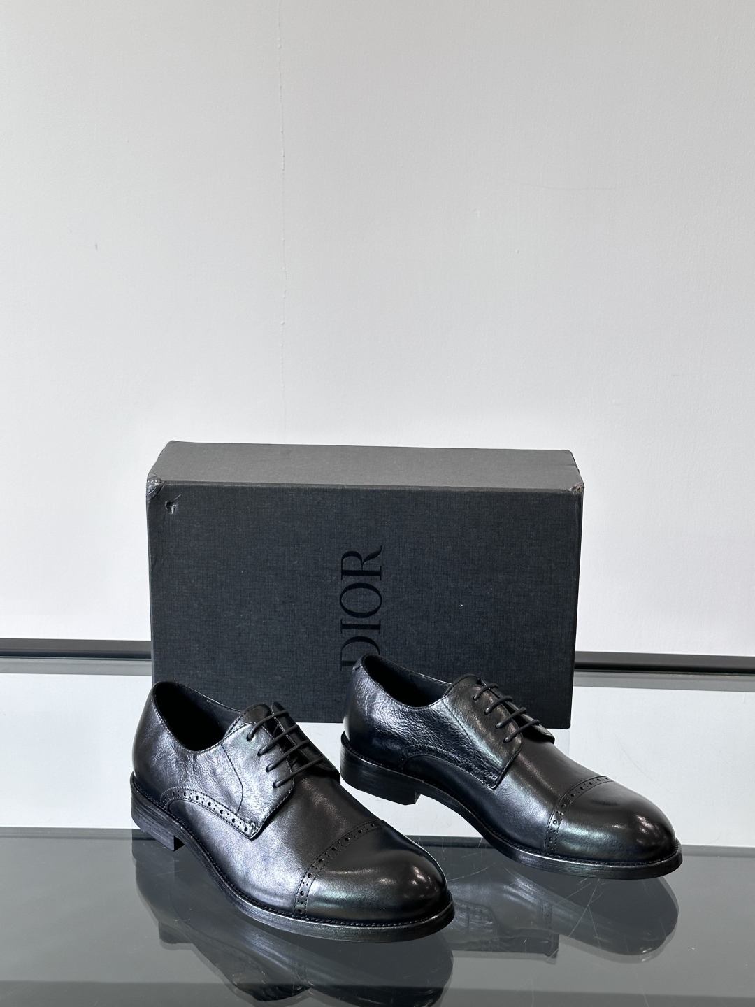 Dior～高端男士时尚复古皮鞋，鞋面采用优质牛皮制作，水洗真皮大底 固特异工艺、车牛津线缝合 永不掉底.