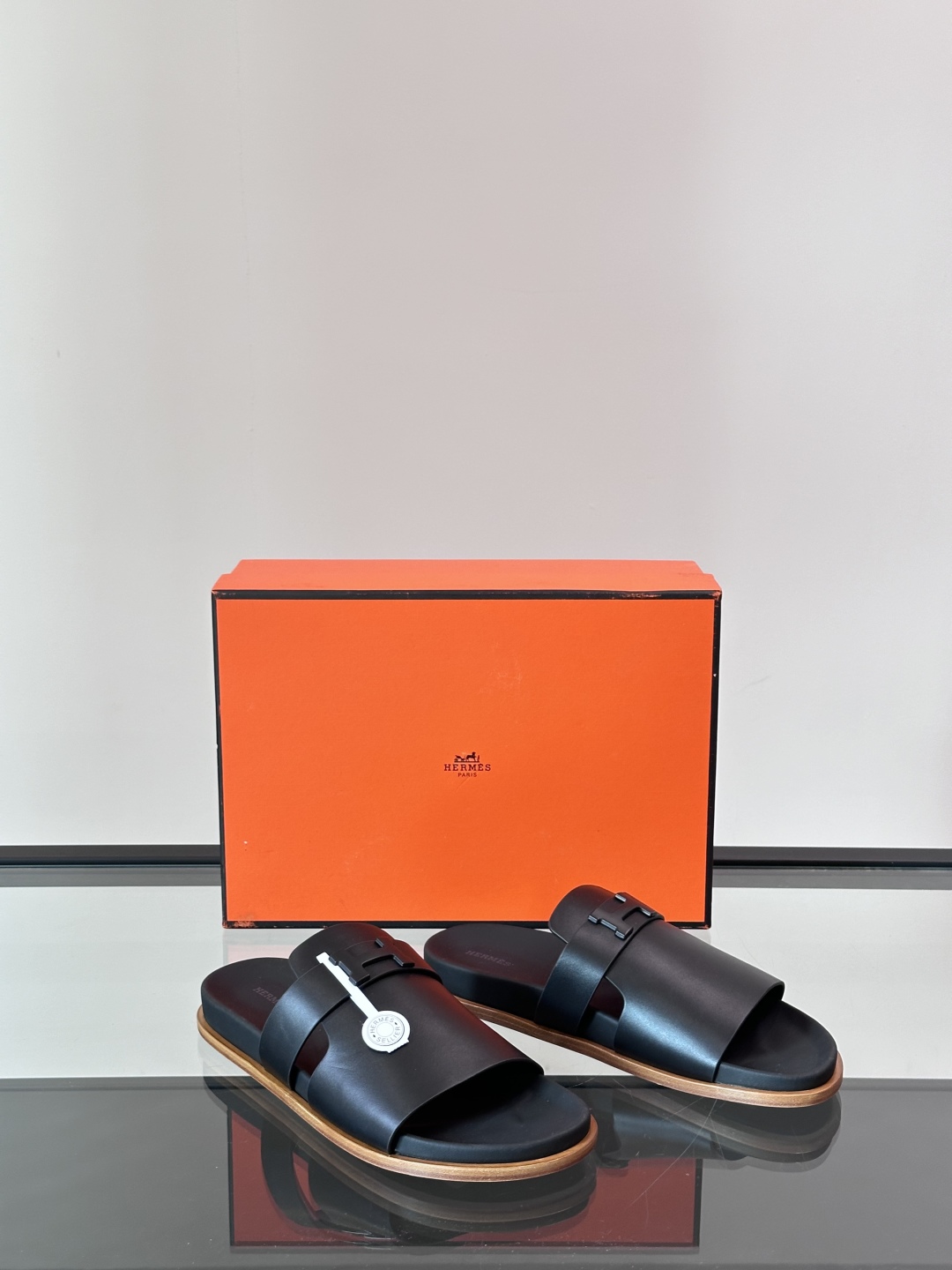 ◾️▫️Hermes 高端真皮大底男士拖鞋，高品质经典单品，用料上乘考究，版型宽松舒适，推荐入手，鞋面选