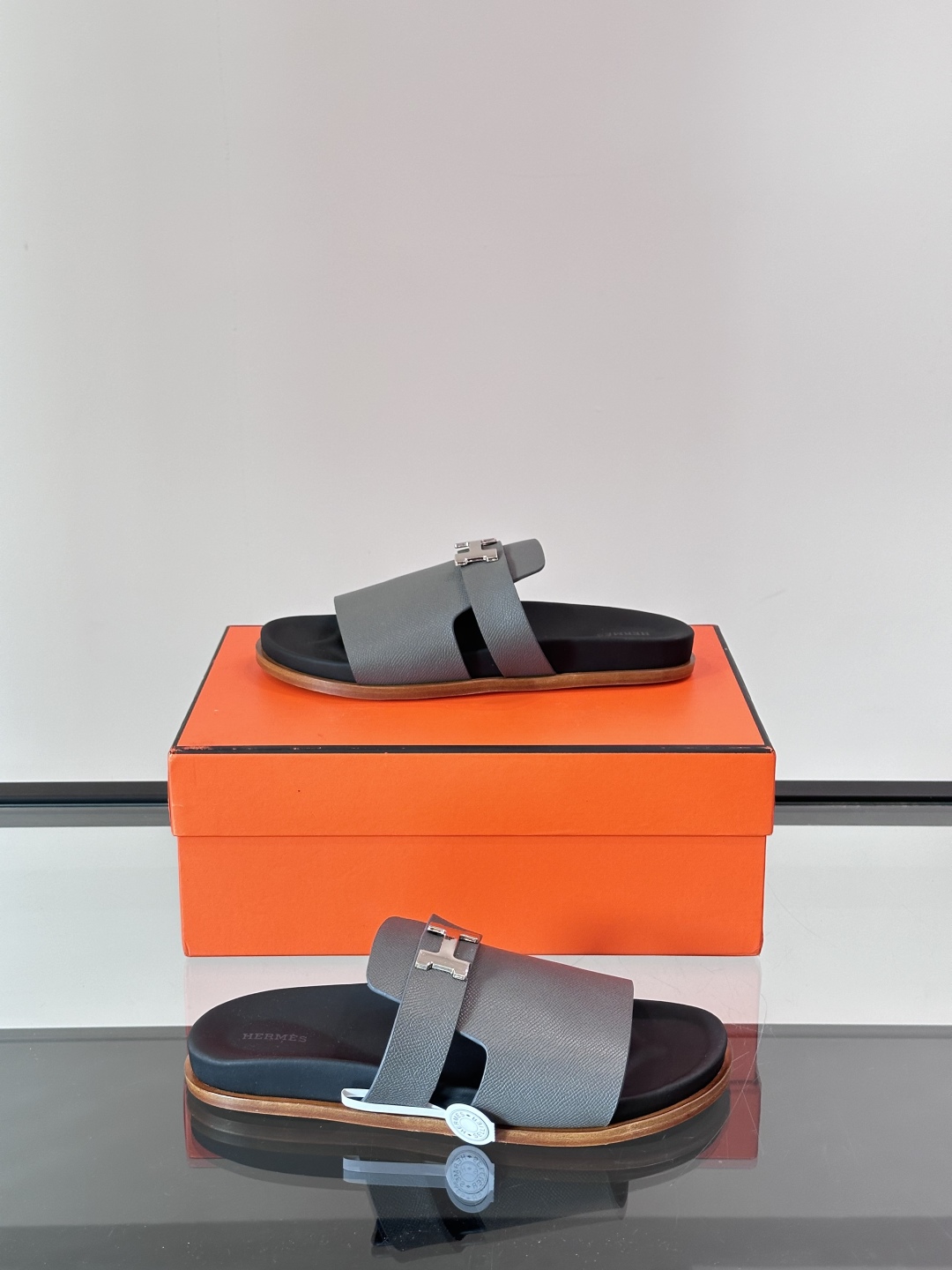 ◾️▫️Hermes 高端真皮大底男士拖鞋，高品质经典单品，用料上乘考究，版型宽松舒适，推荐入手，鞋面选