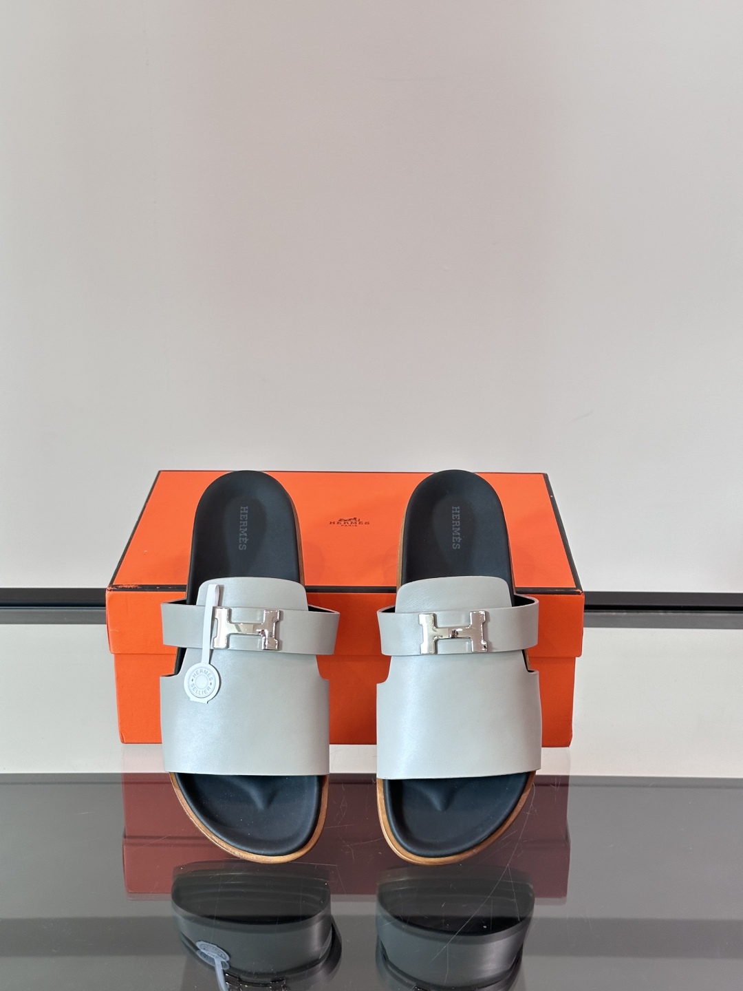 ◾️▫️Hermes 高端真皮大底男士拖鞋，高品质经典单品，用料上乘考究，版型宽松舒适，推荐入手，鞋面选