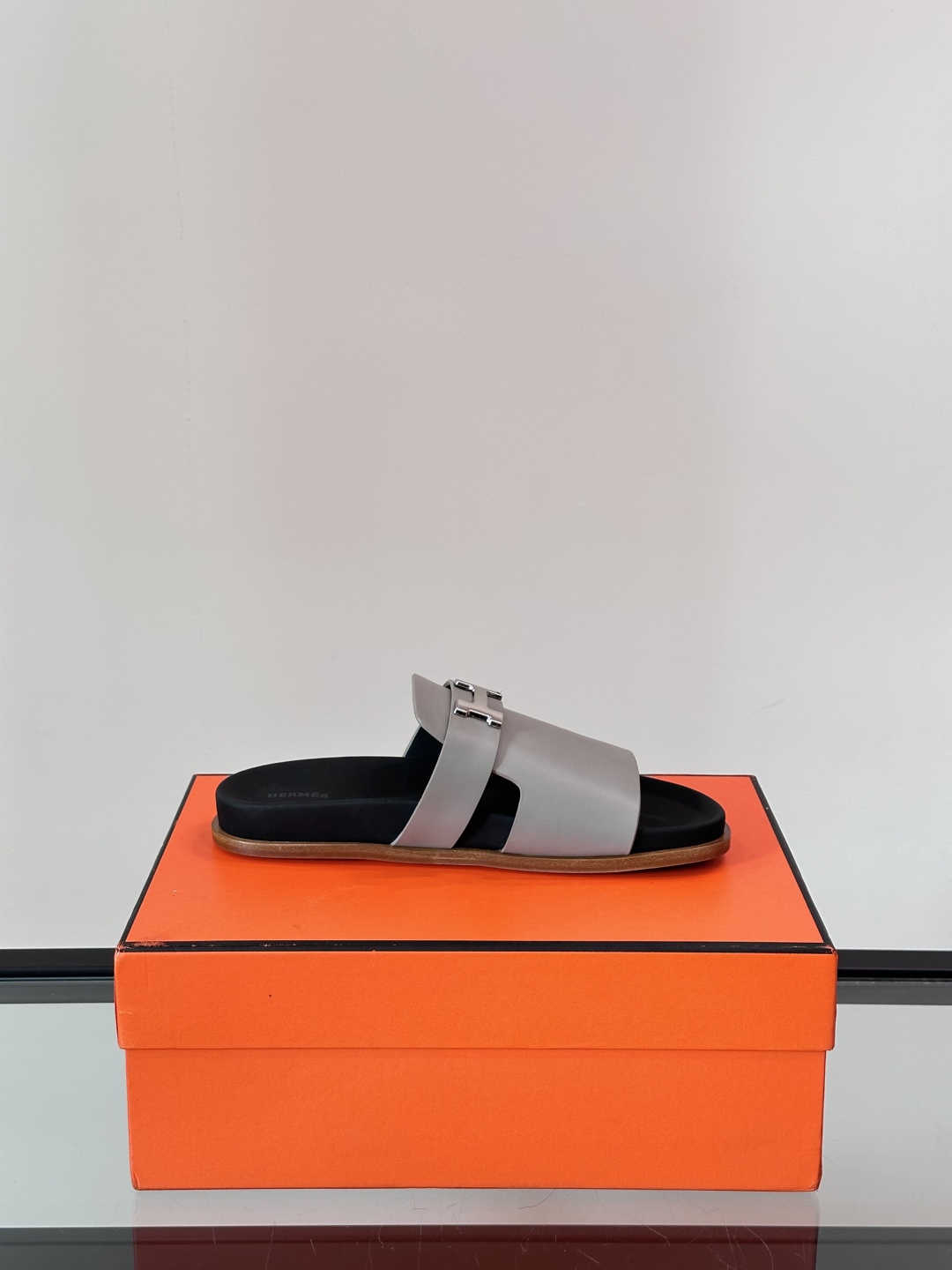 ◾️▫️Hermes 高端真皮大底男士拖鞋，高品质经典单品，用料上乘考究，版型宽松舒适，推荐入手，鞋面选