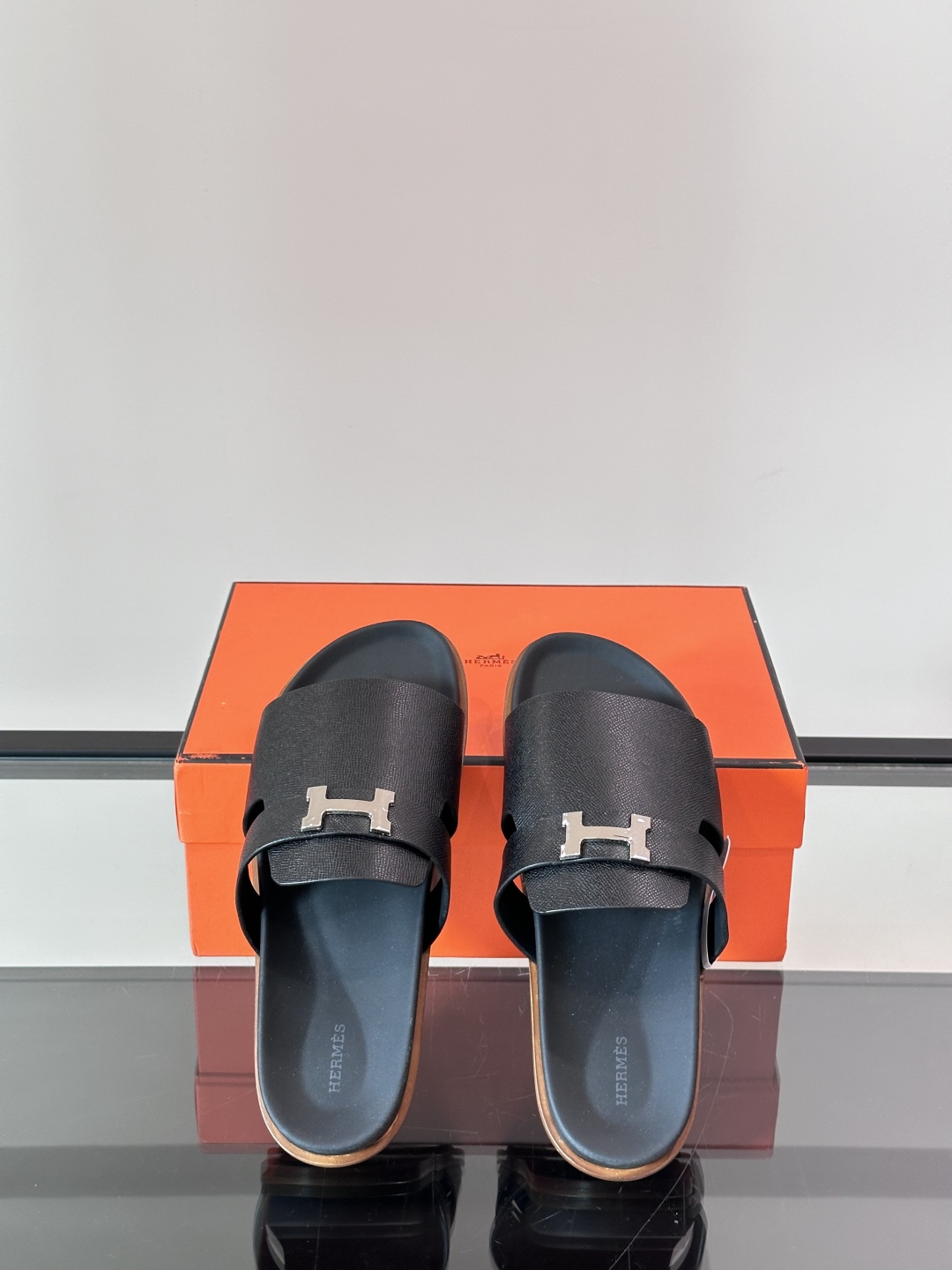 ◾️▫️Hermes 高端真皮大底男士拖鞋，高品质经典单品，用料上乘考究，版型宽松舒适，推荐入手，鞋面选
