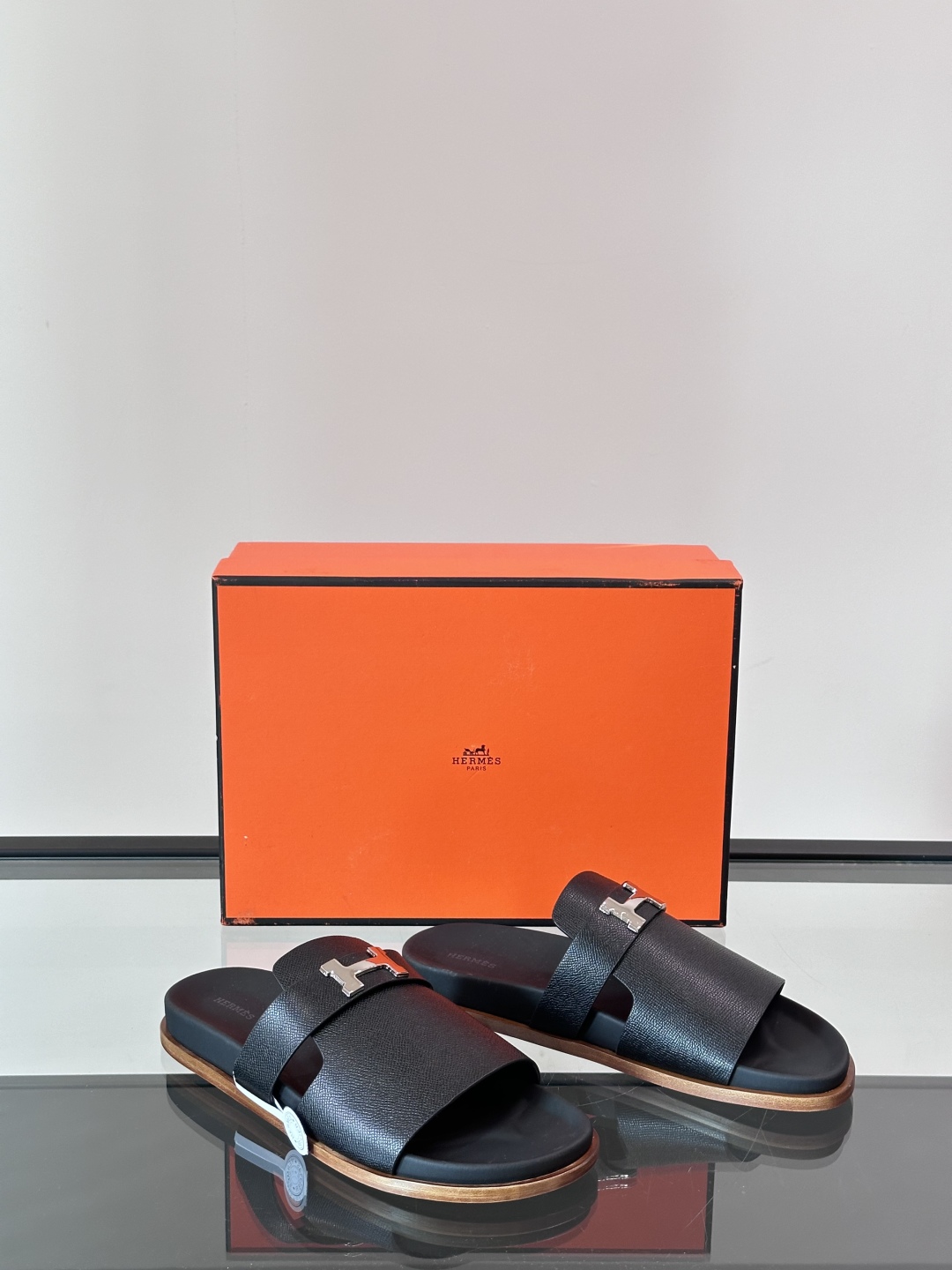 ◾️▫️Hermes 高端真皮大底男士拖鞋，高品质经典单品，用料上乘考究，版型宽松舒适，推荐入手，鞋面选
