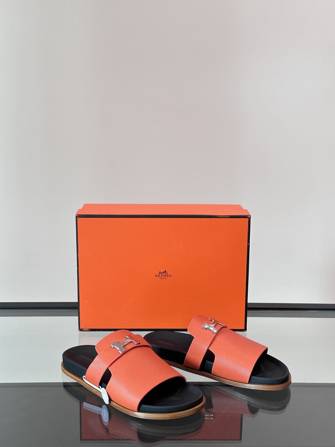 ◾️▫️Hermes 高端真皮大底男士拖鞋，高品质经典单品，用料上乘考究，版型宽松舒适，推荐入手，鞋面选