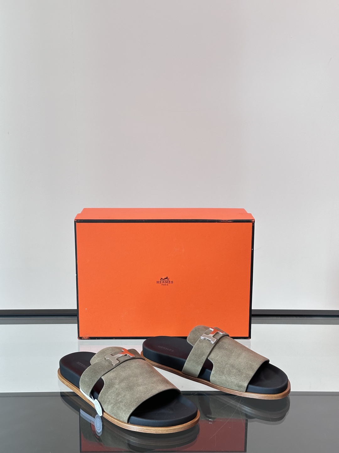 ◾️▫️Hermes 高端真皮大底男士拖鞋，高品质经典单品，用料上乘考究，版型宽松舒适，推荐入手，鞋面选