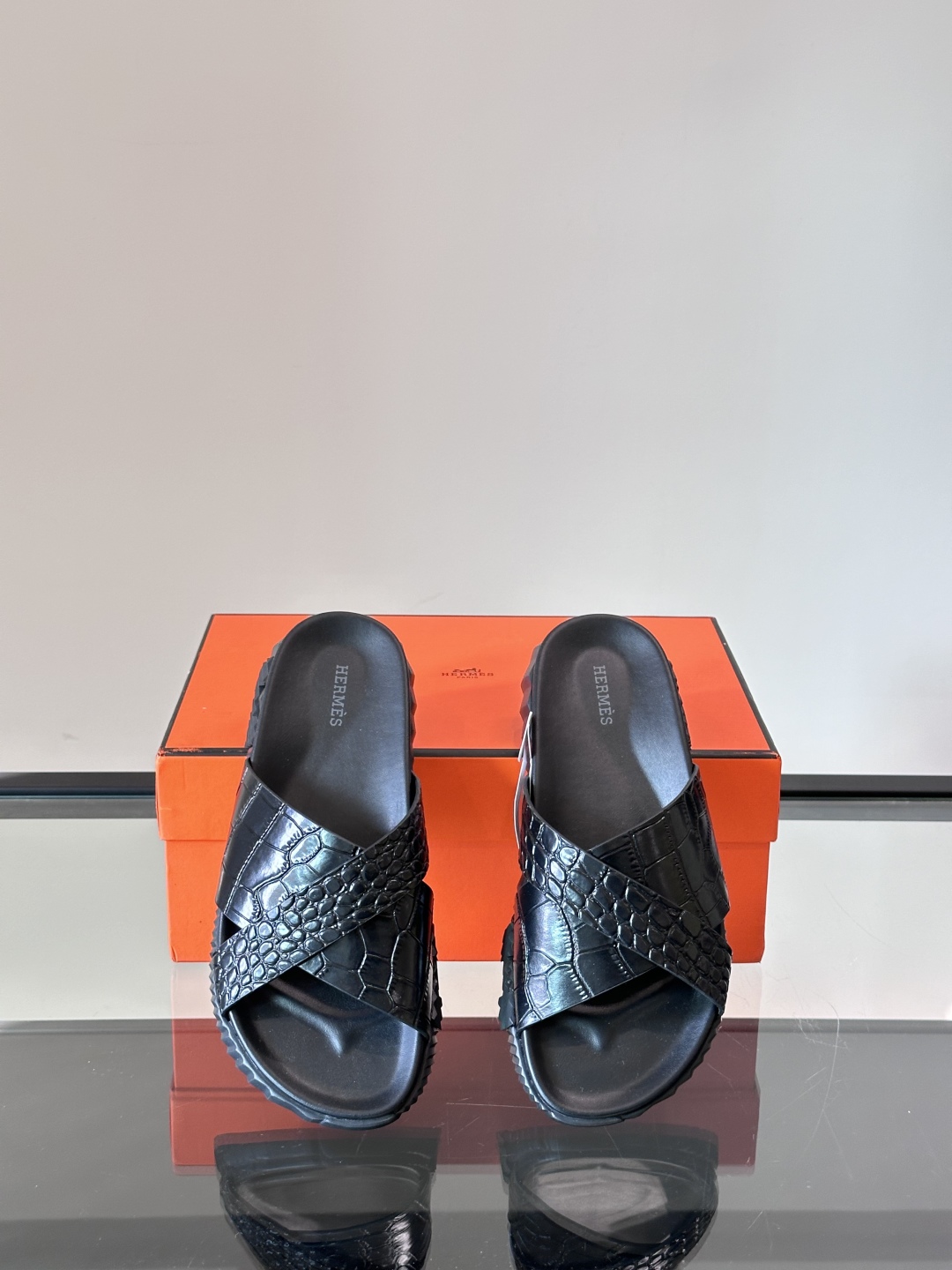 ◾️▫️Hermes 高端成型大底男士拖鞋，高品质经典单品，用料上乘考究，版型宽松舒适，推荐入手，鞋面选