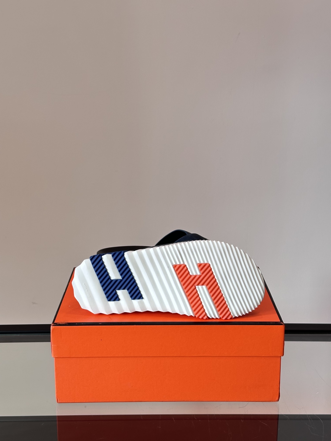 ◾️▫️Hermes 高端成型大底男士拖鞋，高品质经典单品，用料上乘考究，版型宽松舒适，推荐入手，鞋面选
