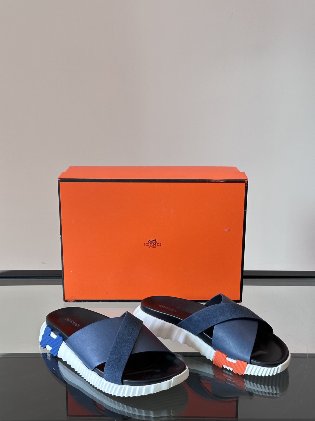 ◾️▫️Hermes 高端成型大底男士拖鞋，高品质经典单品，用料上乘考究，版型宽松舒适，推荐入手，鞋面选