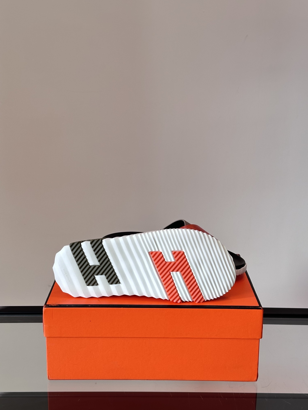 ◾️▫️Hermes 高端成型大底男士拖鞋，高品质经典单品，用料上乘考究，版型宽松舒适，推荐入手，鞋面选