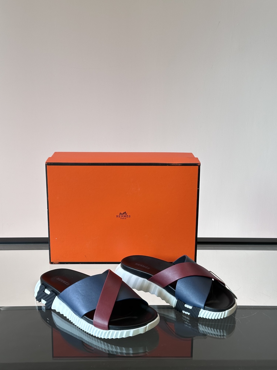 ◾️▫️Hermes 高端成型大底男士拖鞋，高品质经典单品，用料上乘考究，版型宽松舒适，推荐入手，鞋面选