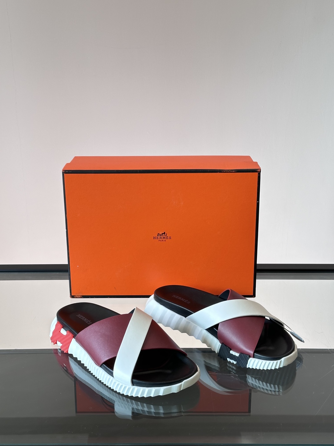 ◾️▫️Hermes 高端成型大底男士拖鞋，高品质经典单品，用料上乘考究，版型宽松舒适，推荐入手，鞋面选