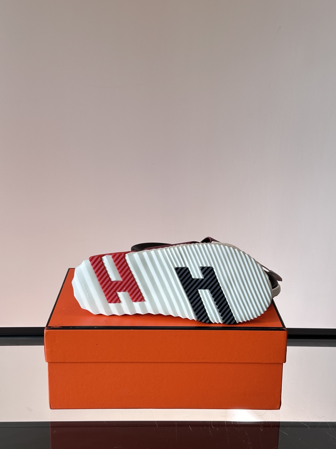 ◾️▫️Hermes 高端成型大底男士拖鞋，高品质经典单品，用料上乘考究，版型宽松舒适，推荐入手，鞋面选