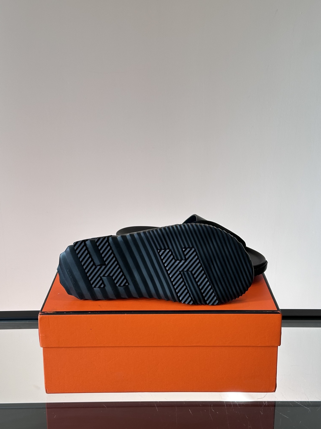 ◾️▫️Hermes 高端成型大底男士拖鞋，高品质经典单品，用料上乘考究，版型宽松舒适，推荐入手，鞋面选