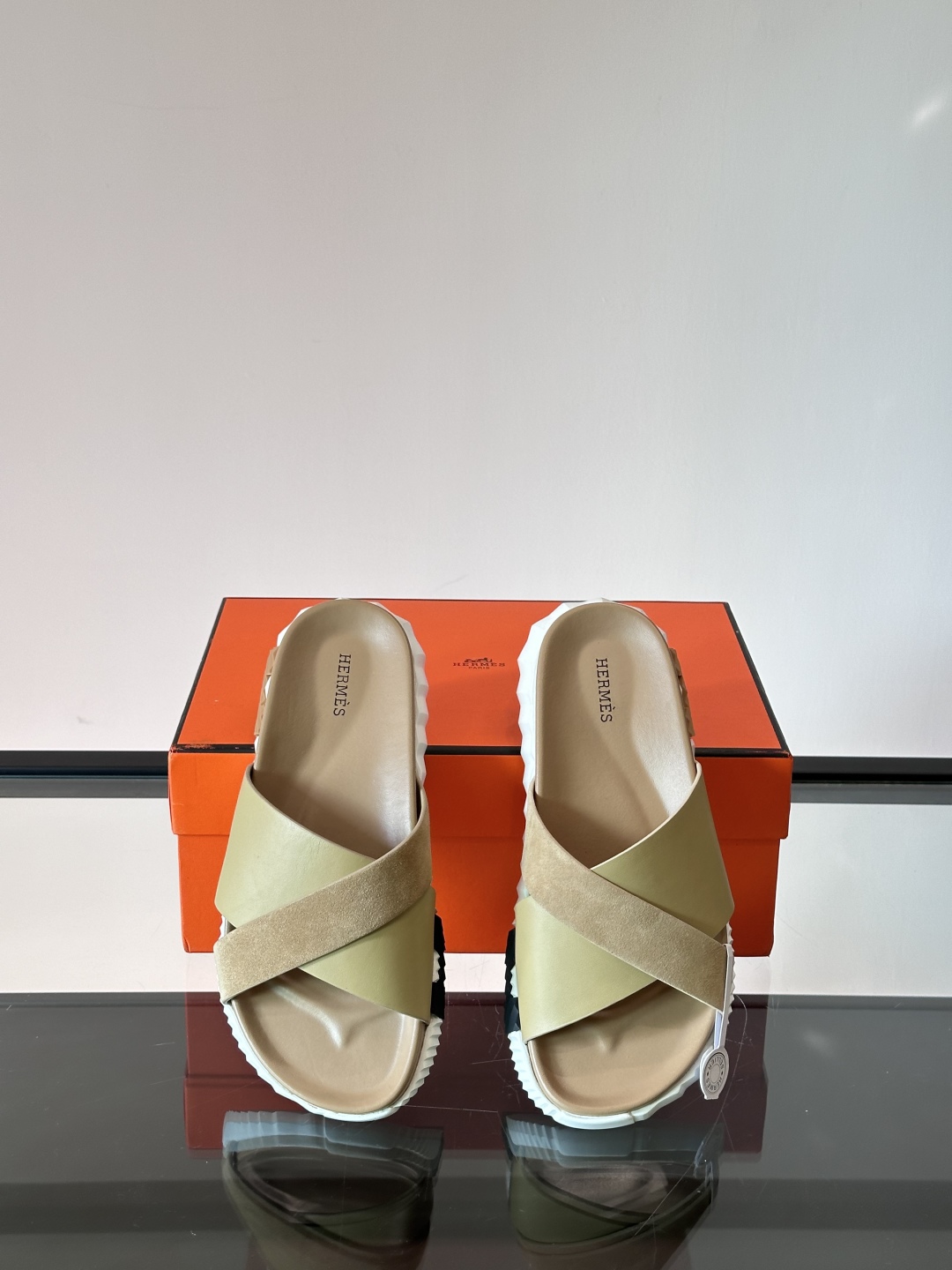 ◾️▫️Hermes 高端成型大底男士拖鞋，高品质经典单品，用料上乘考究，版型宽松舒适，推荐入手，鞋面选