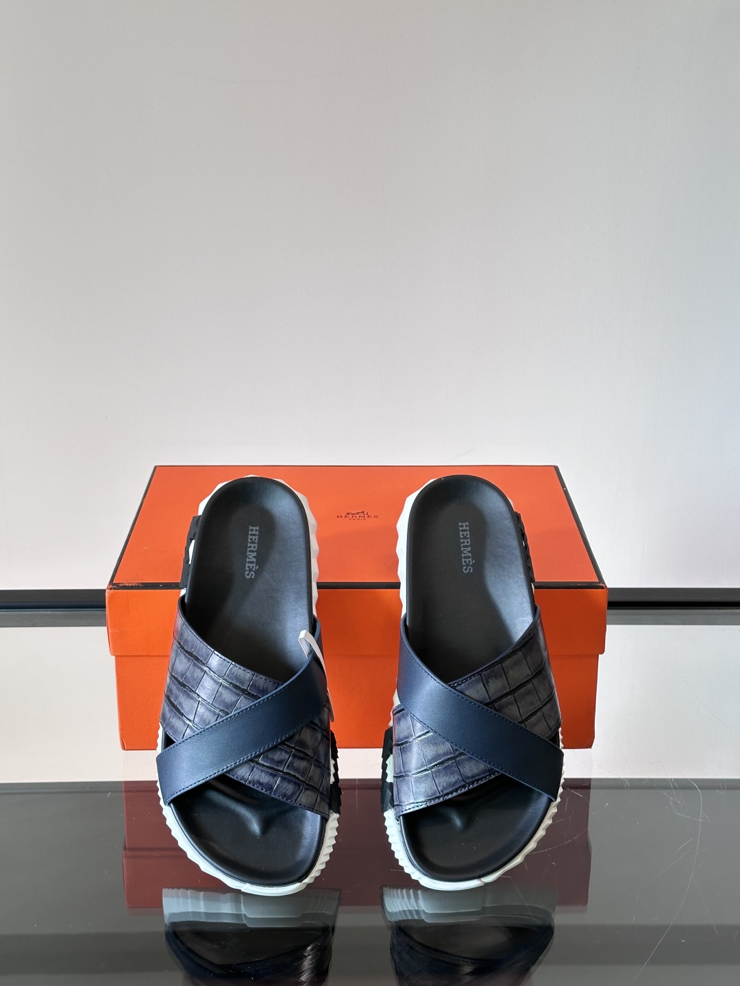 ◾️▫️Hermes 高端成型大底男士拖鞋，高品质经典单品，用料上乘考究，版型宽松舒适，推荐入手，鞋面选