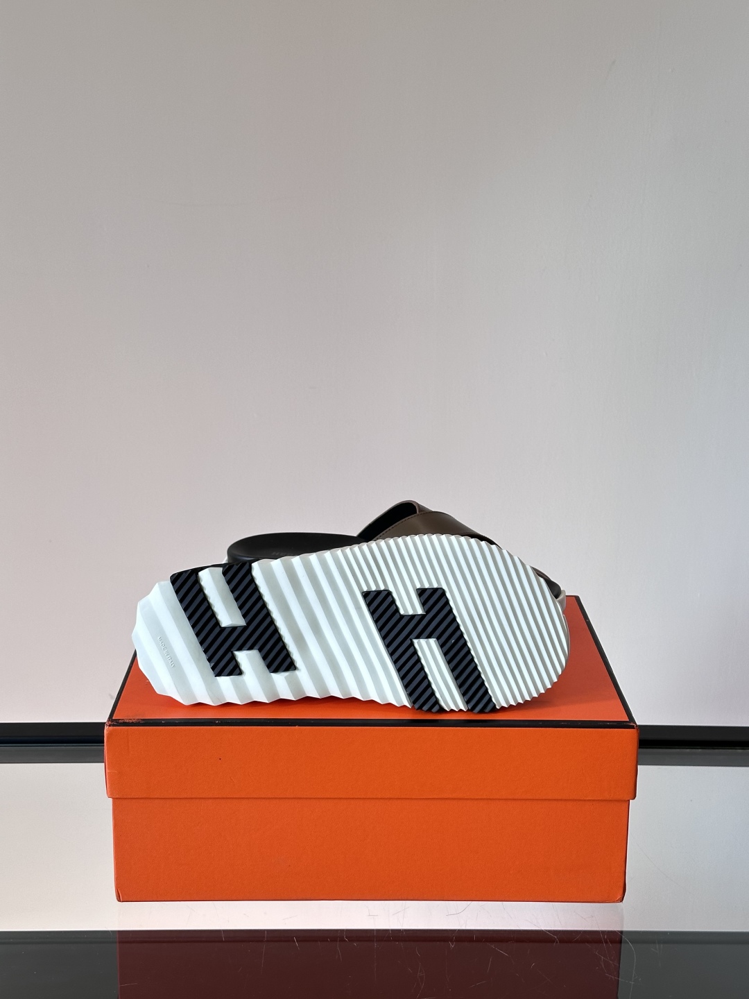 ◾️▫️Hermes 高端成型大底男士拖鞋，高品质经典单品，用料上乘考究，版型宽松舒适，推荐入手，鞋面选