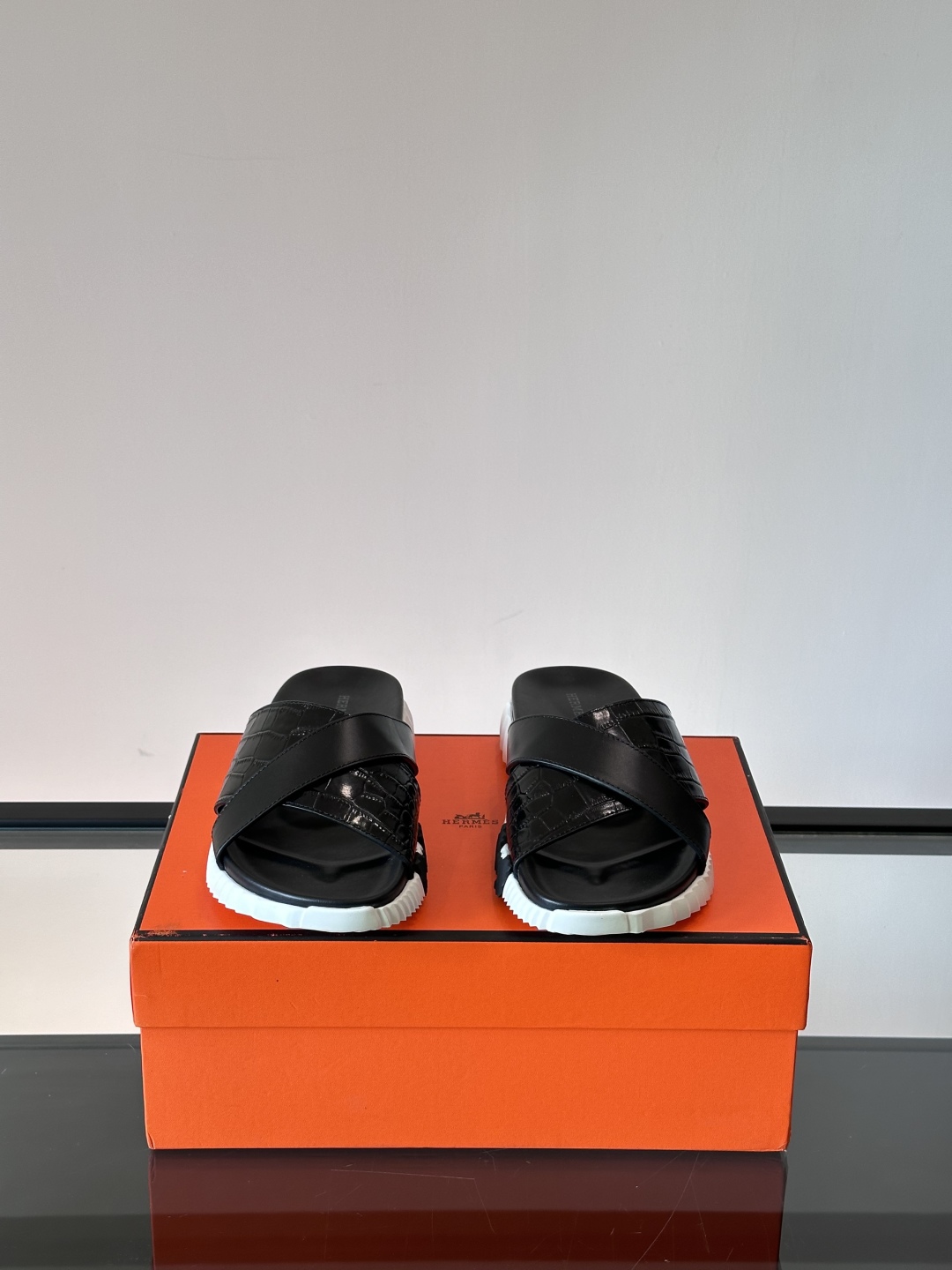 ◾️▫️Hermes 高端成型大底男士拖鞋，高品质经典单品，用料上乘考究，版型宽松舒适，推荐入手，鞋面选
