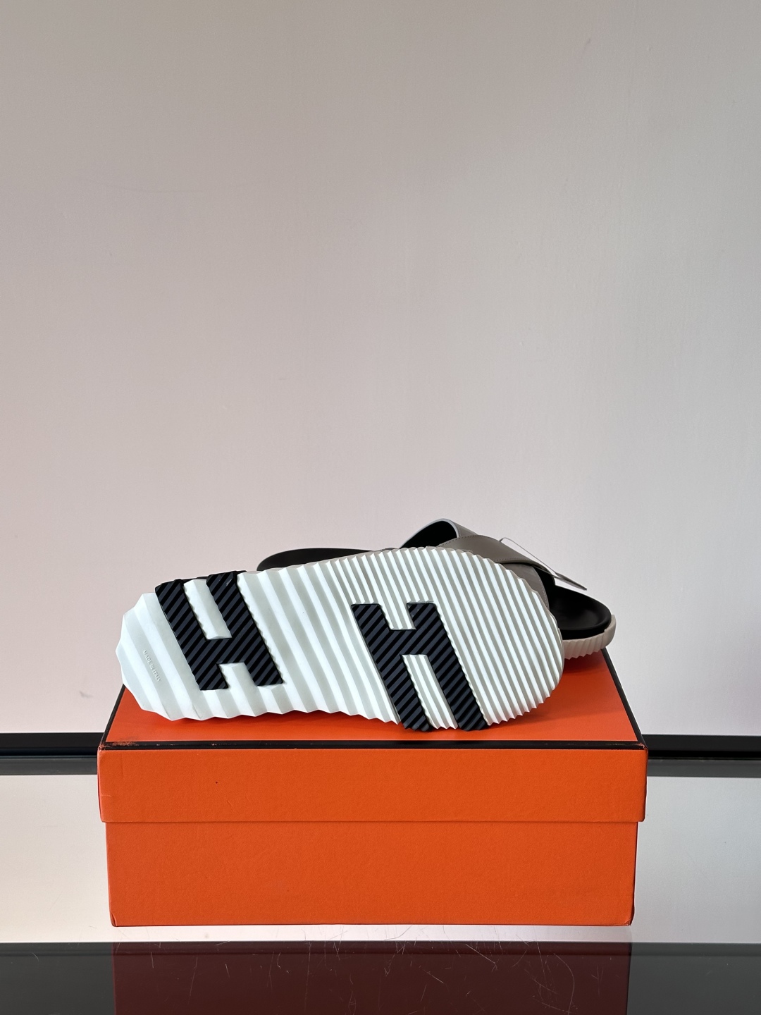 ◾️▫️Hermes 高端成型大底男士拖鞋，高品质经典单品，用料上乘考究，版型宽松舒适，推荐入手，鞋面选