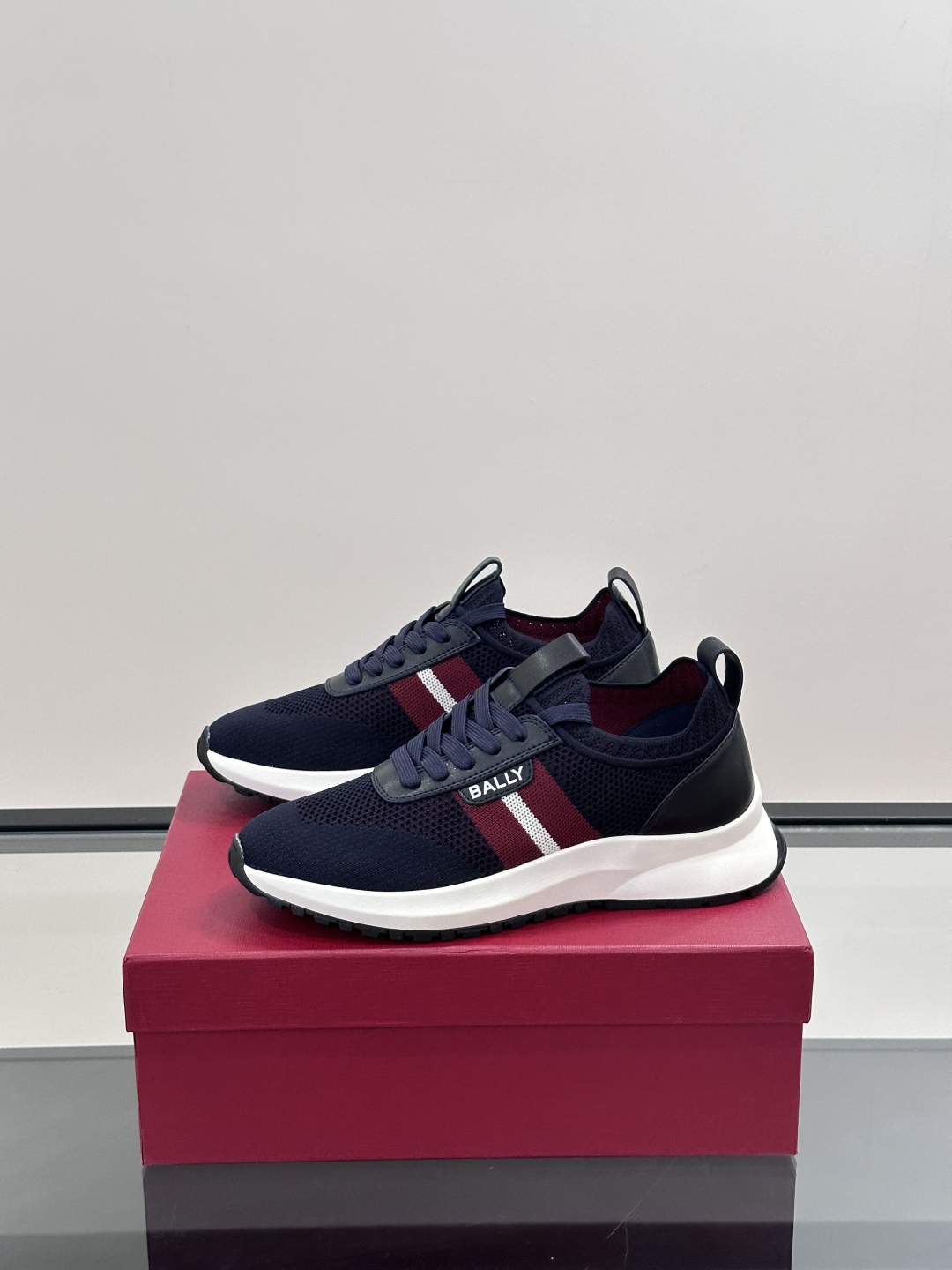 BALLY25夏季巴利家最新款的男士休闲运动鞋👟，巴利经典红白红，经典配色。黑红简约大气 ，采用进口飞织