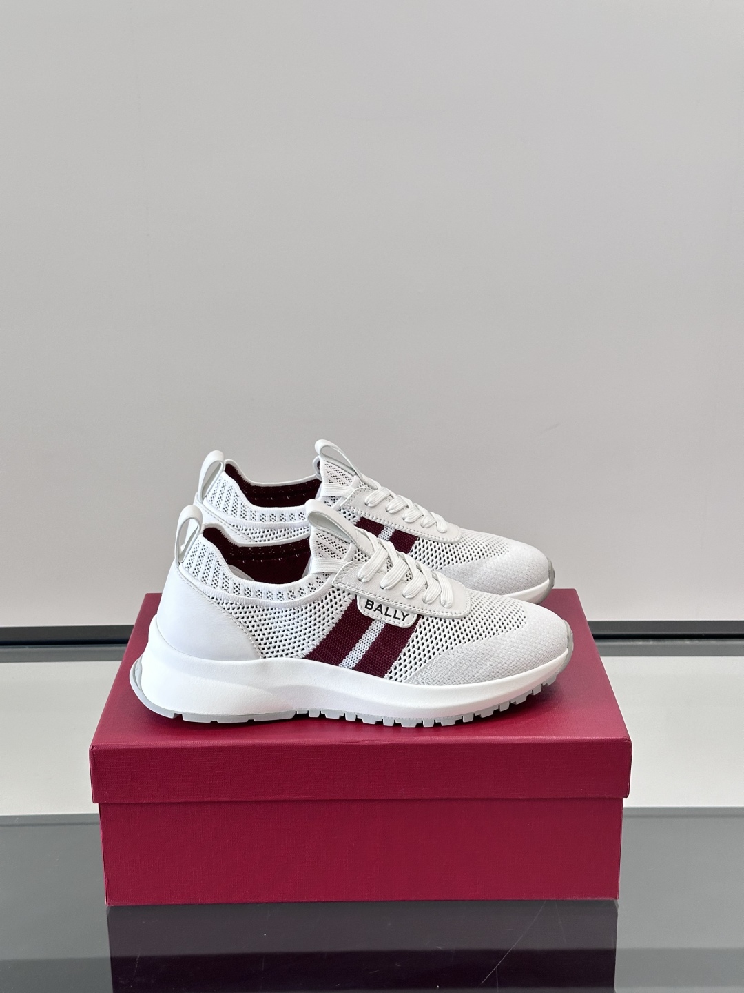 BALLY25夏季巴利家最新款的男士休闲运动鞋👟，巴利经典红白红，经典配色。黑红简约大气 ，采用进口飞织