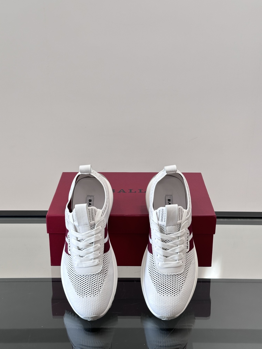 BALLY25夏季巴利家最新款的男士休闲运动鞋👟，巴利经典红白红，经典配色。黑红简约大气 ，采用进口飞织