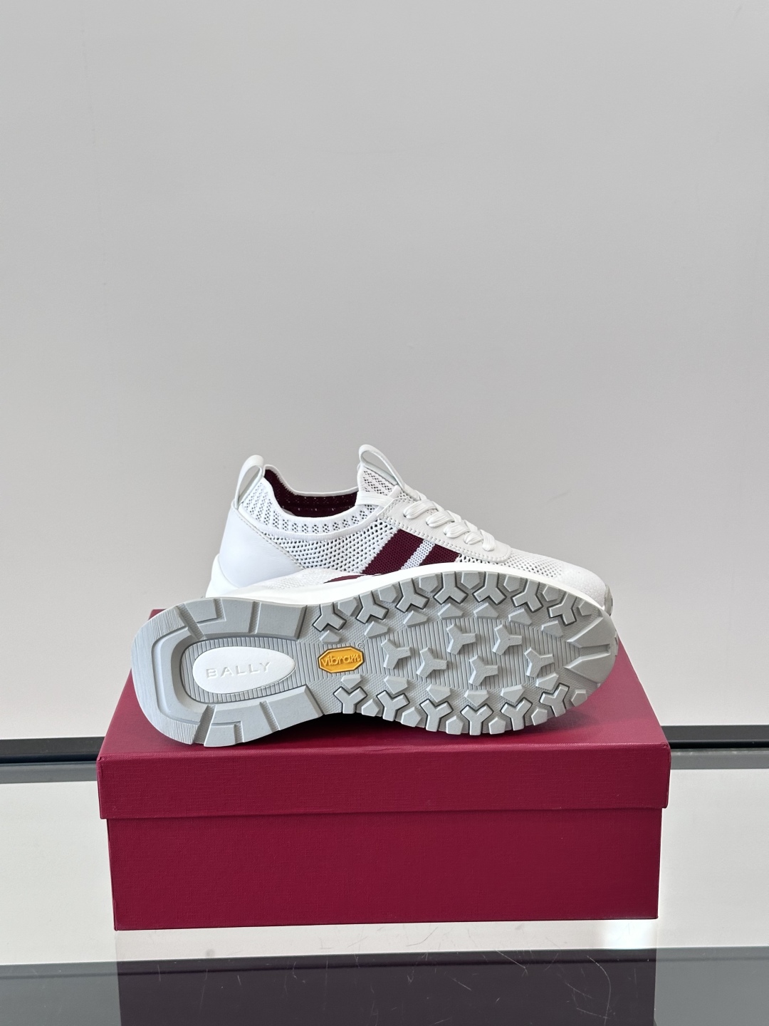 BALLY25夏季巴利家最新款的男士休闲运动鞋👟，巴利经典红白红，经典配色。黑红简约大气 ，采用进口飞织