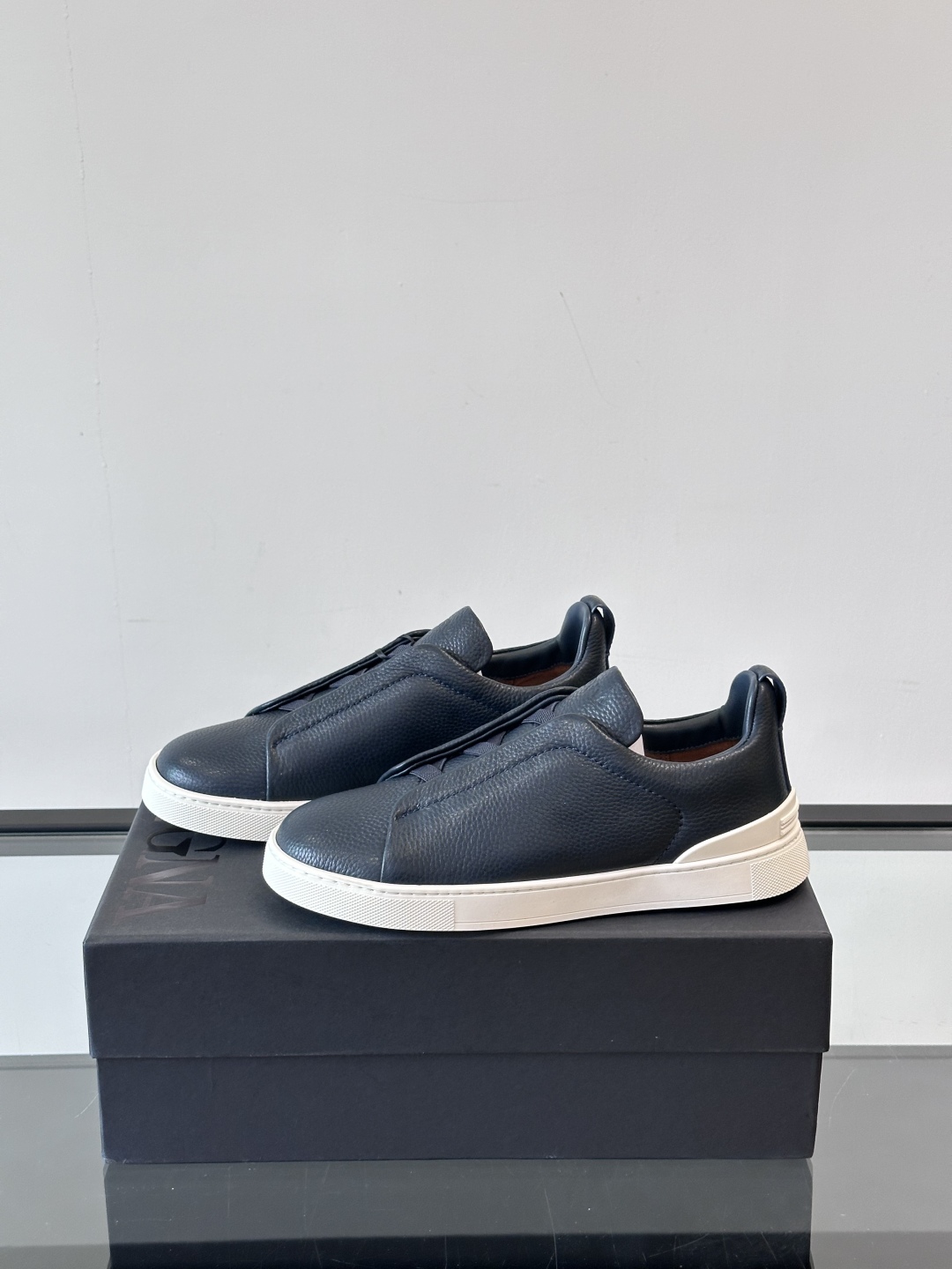 ZEGNA 杰尼亚 奢华休闲TriPle Stitch™ 2025新款男士休闲鞋，选用进口牛皮打造，丰富
