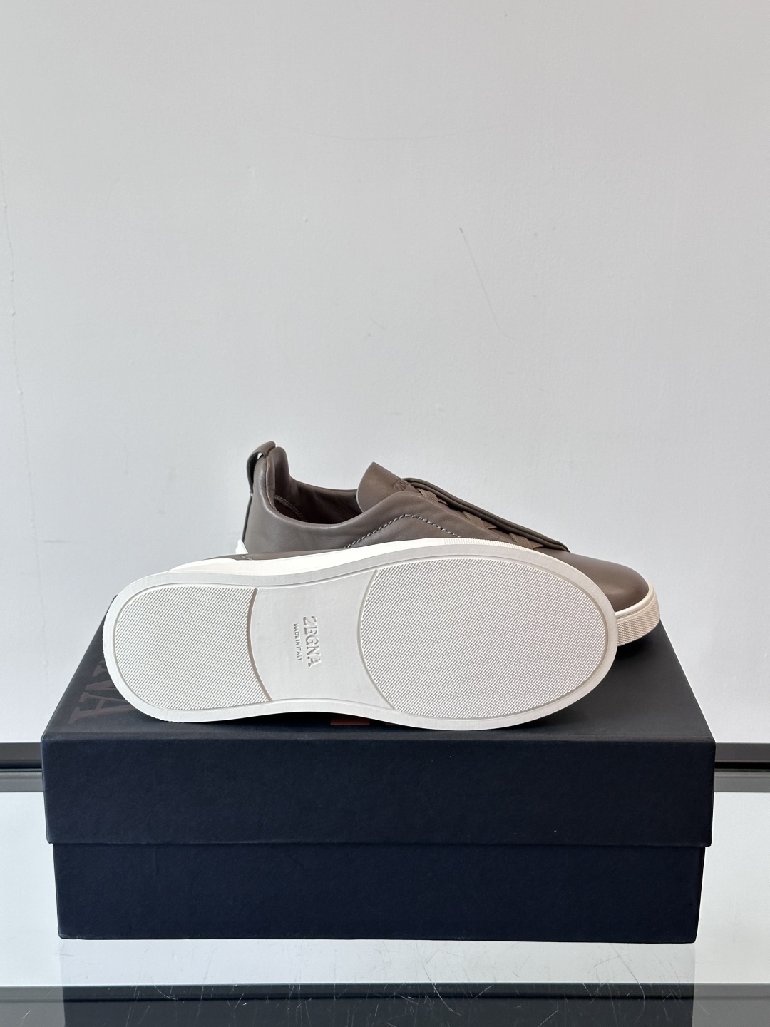 ZEGNA 杰尼亚 奢华休闲TriPle Stitch™ 2025新款男士休闲鞋，选用进口牛皮打造，丰富