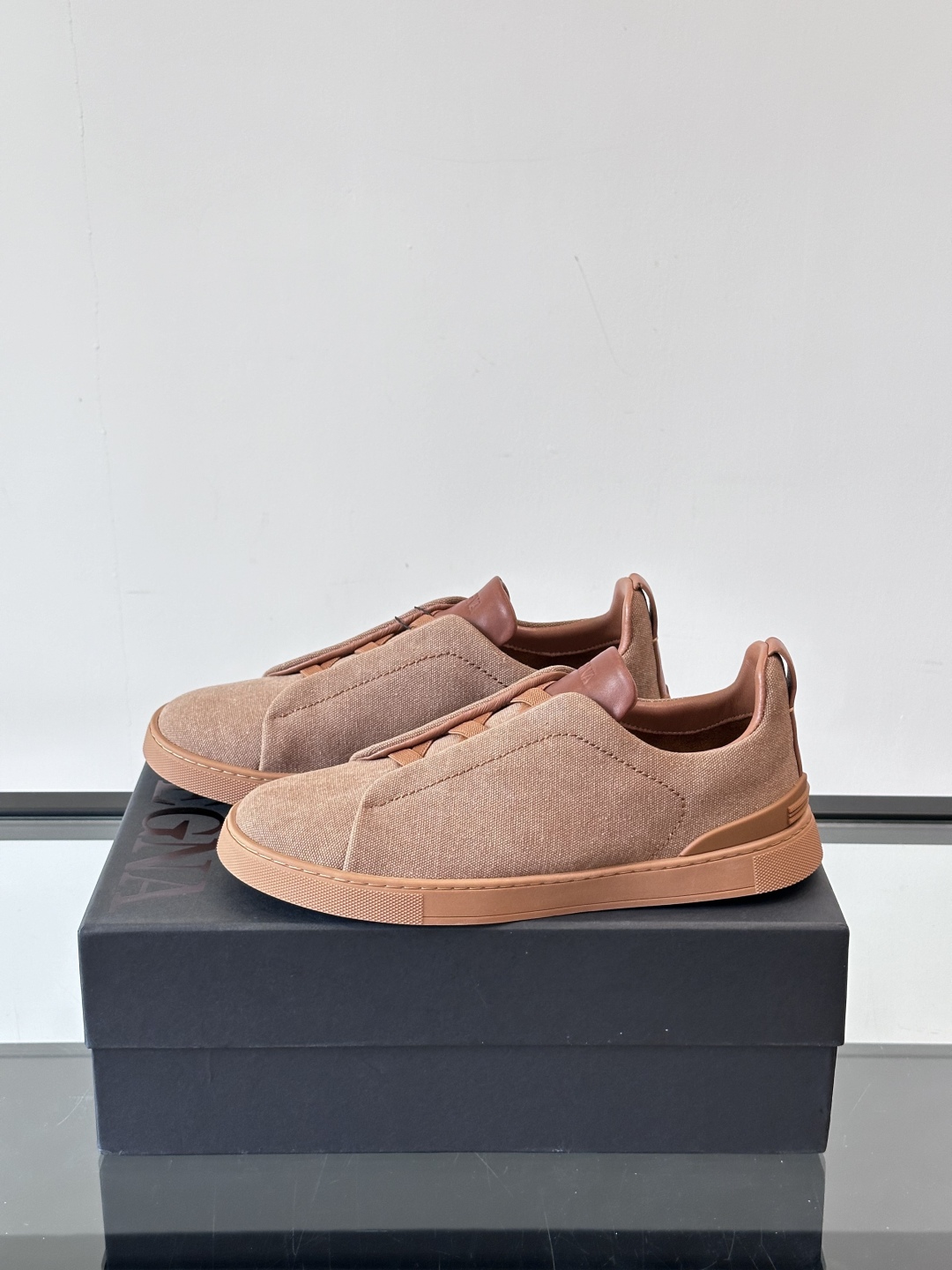ZEGNA 杰尼亚 奢华休闲TriPle Stitch™ 2025新款男士休闲鞋，选用进口水洗牛仔面料打