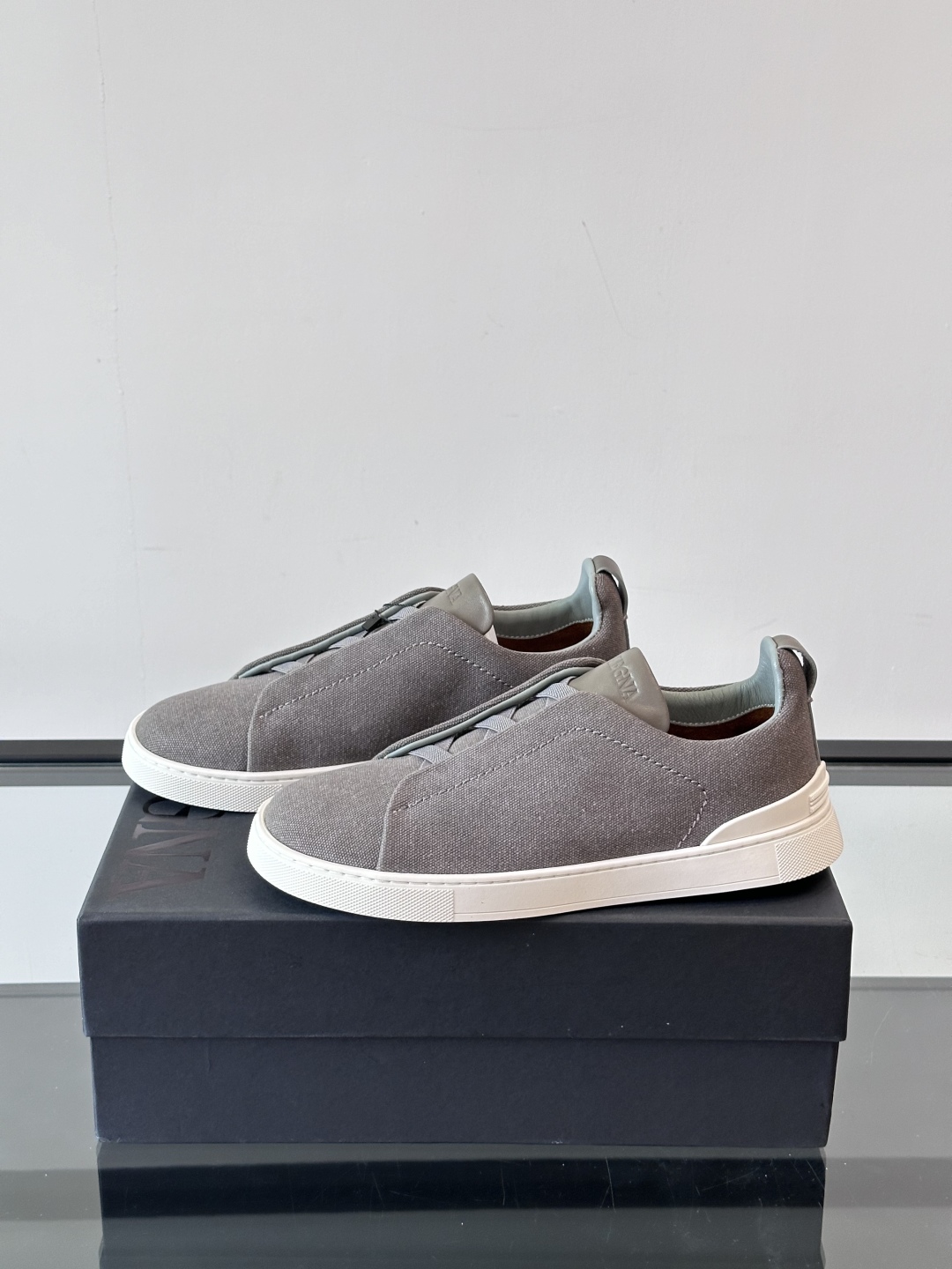 ZEGNA 杰尼亚 奢华休闲TriPle Stitch™ 2025新款男士休闲鞋，选用进口水洗牛仔面料打