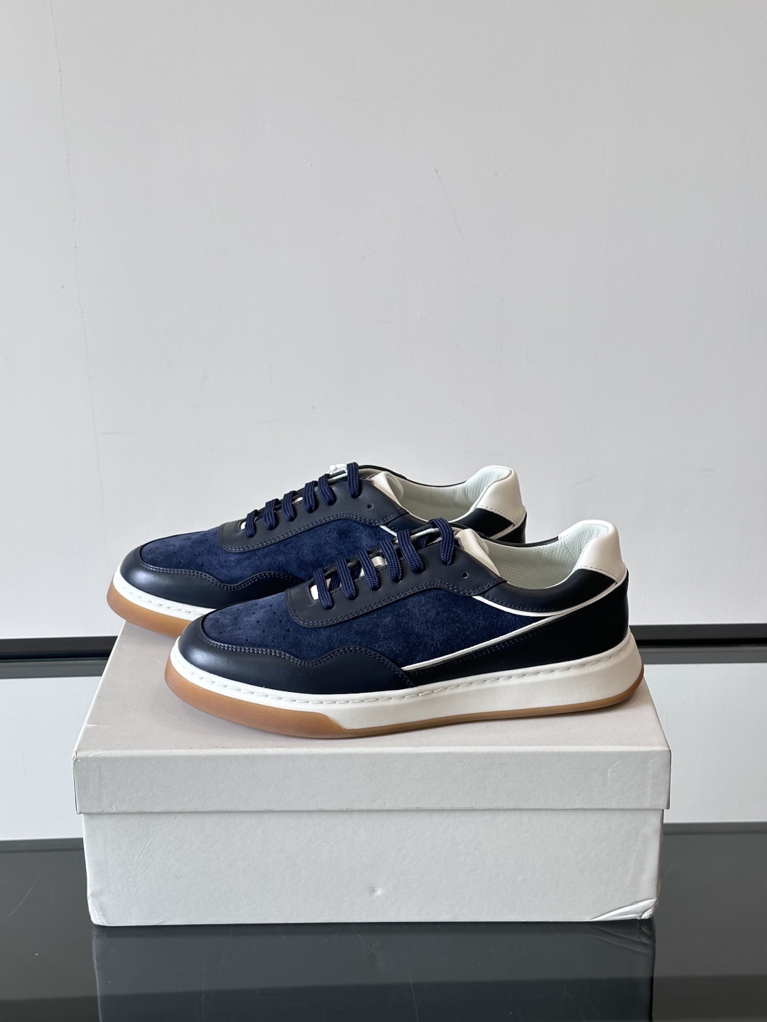 Brunello Cucinelli 春夏新款拼色运动板男鞋 此款运动鞋面料采用意大利进口高丝光水洗翻毛