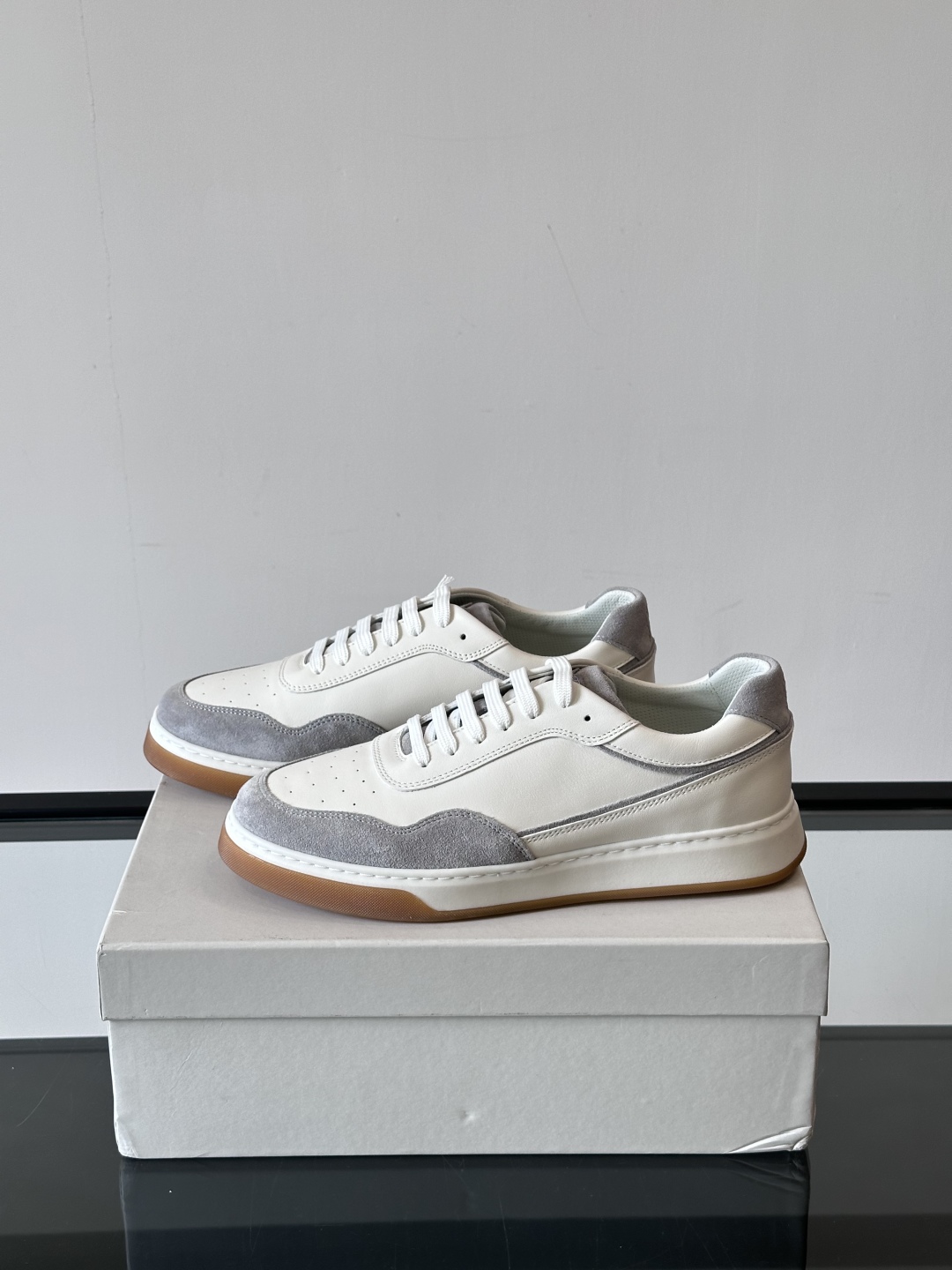 Brunello Cucinelli 春夏新款拼色运动板男鞋 此款运动鞋面料采用意大利进口高丝光水洗翻毛