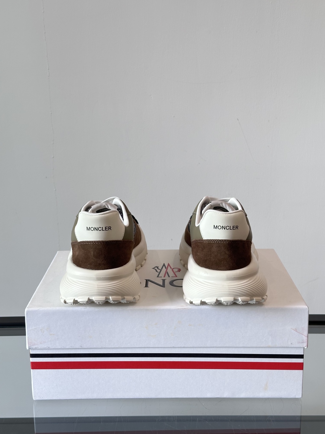 Moncler/盟可睐 Pacey男士运动鞋出货，厚底百搭秋季新款运动鞋！Pacey织物和牛巴革运动鞋是
